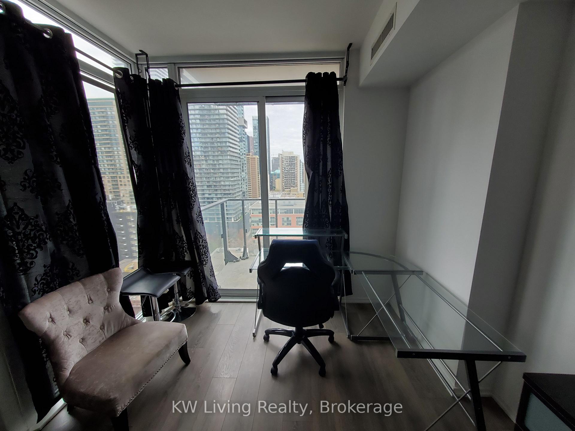Photo 3 of Unit 1701, 75 St Nicholas Street, Toronto, Bay Street Corridor — HOMEH