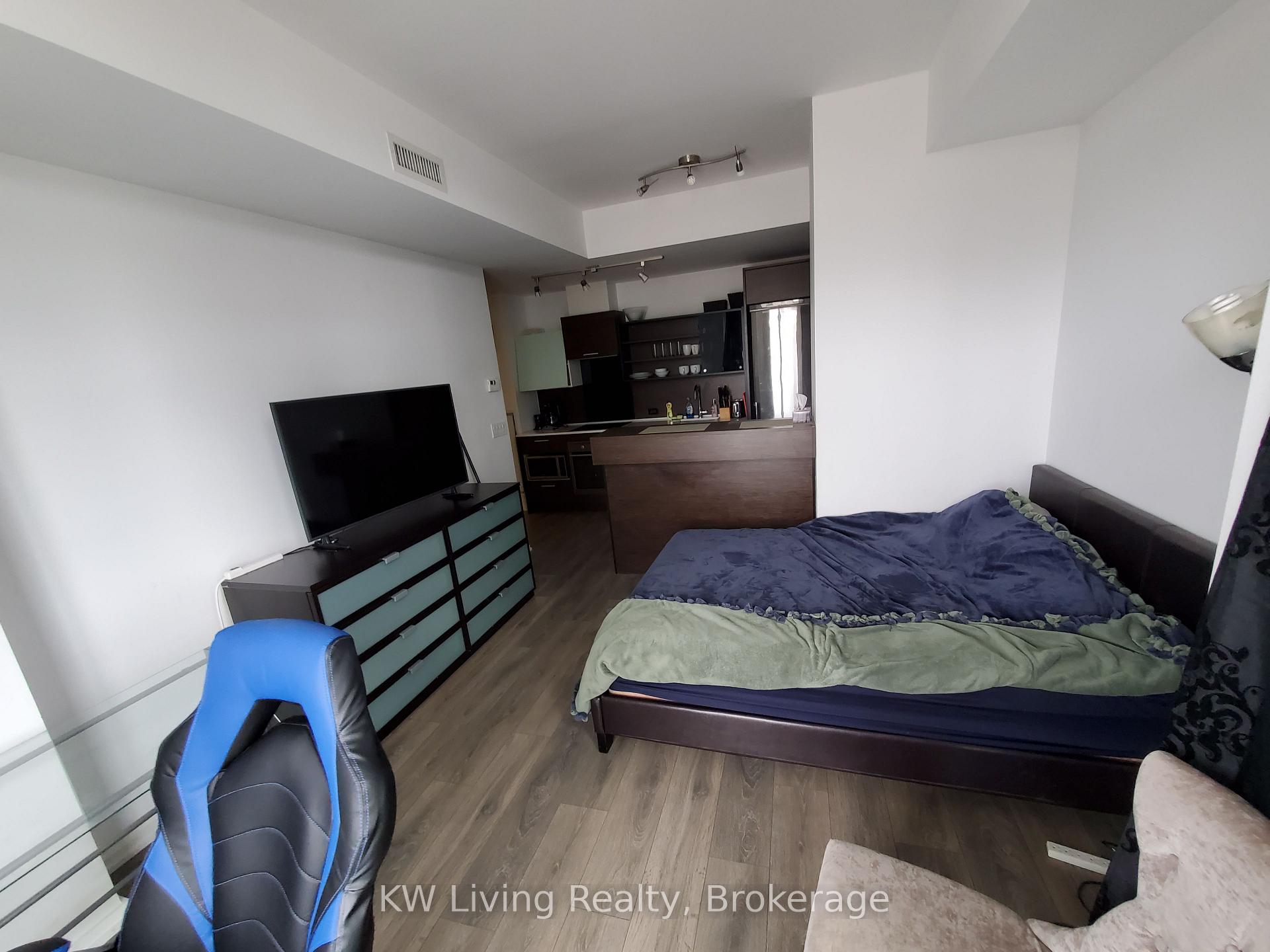Photo 4 of Unit 1701, 75 St Nicholas Street, Toronto, Bay Street Corridor — HOMEH