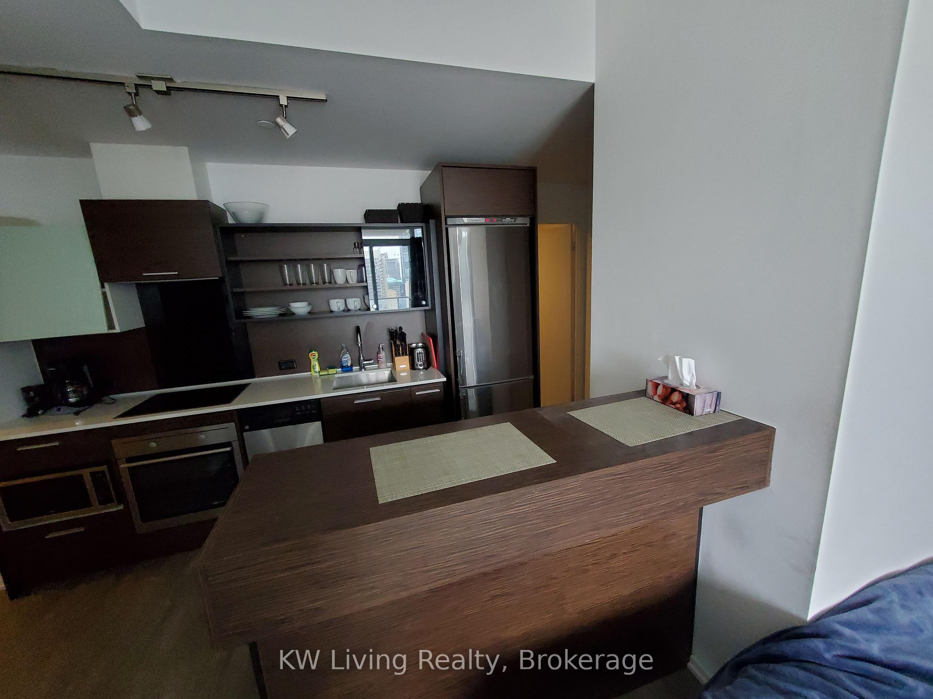 Photo 6 of Unit 1701, 75 St Nicholas Street, Toronto, Bay Street Corridor — HOMEH