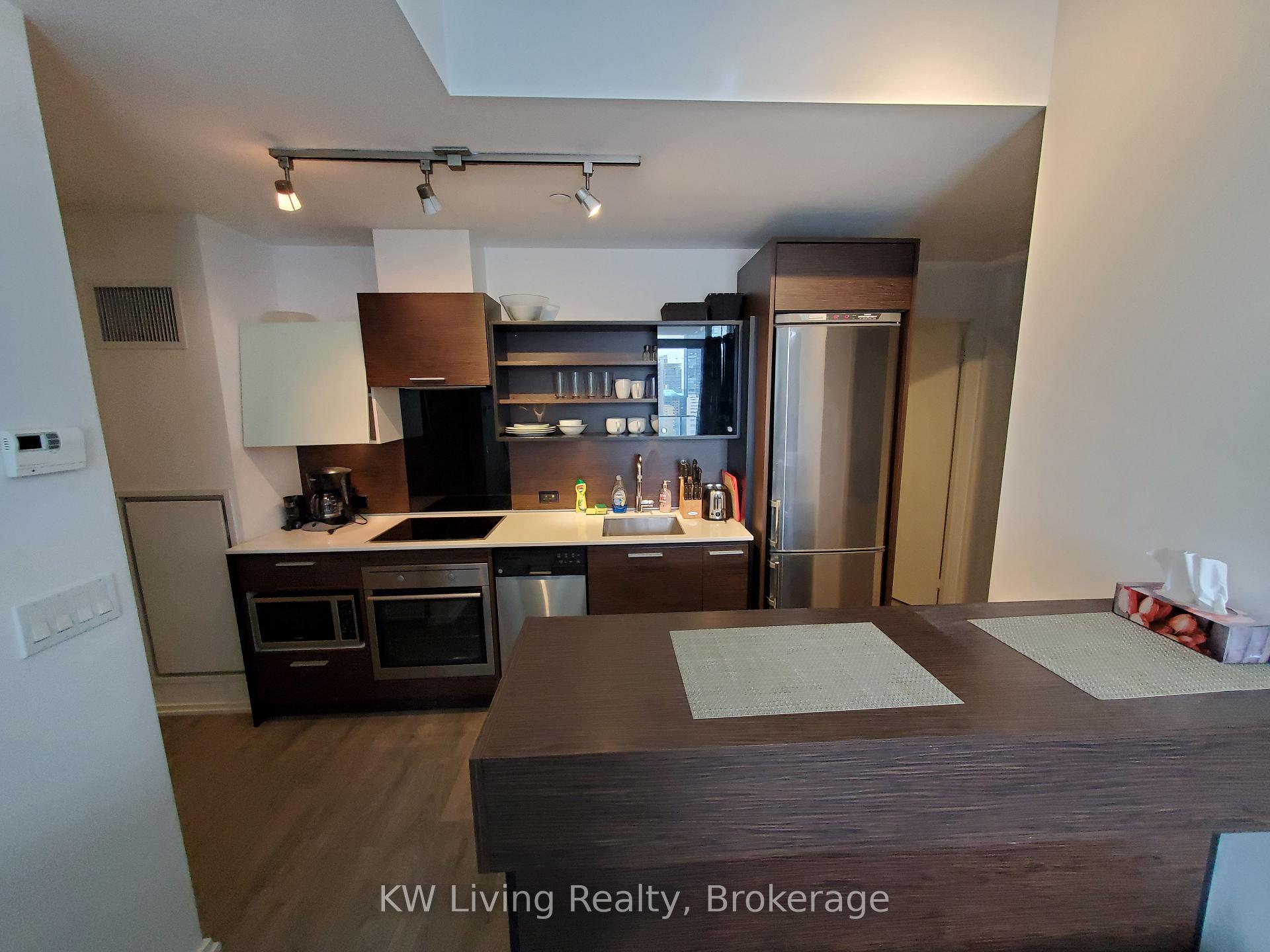 Photo 8 of Unit 1701, 75 St Nicholas Street, Toronto, Bay Street Corridor — HOMEH