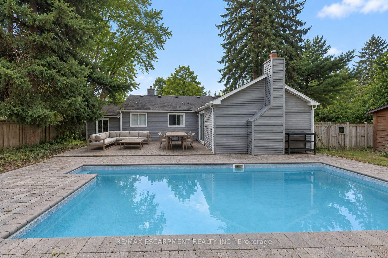 Photo 2 of 505 Patricia Drive, Oakville, West — HOMEH