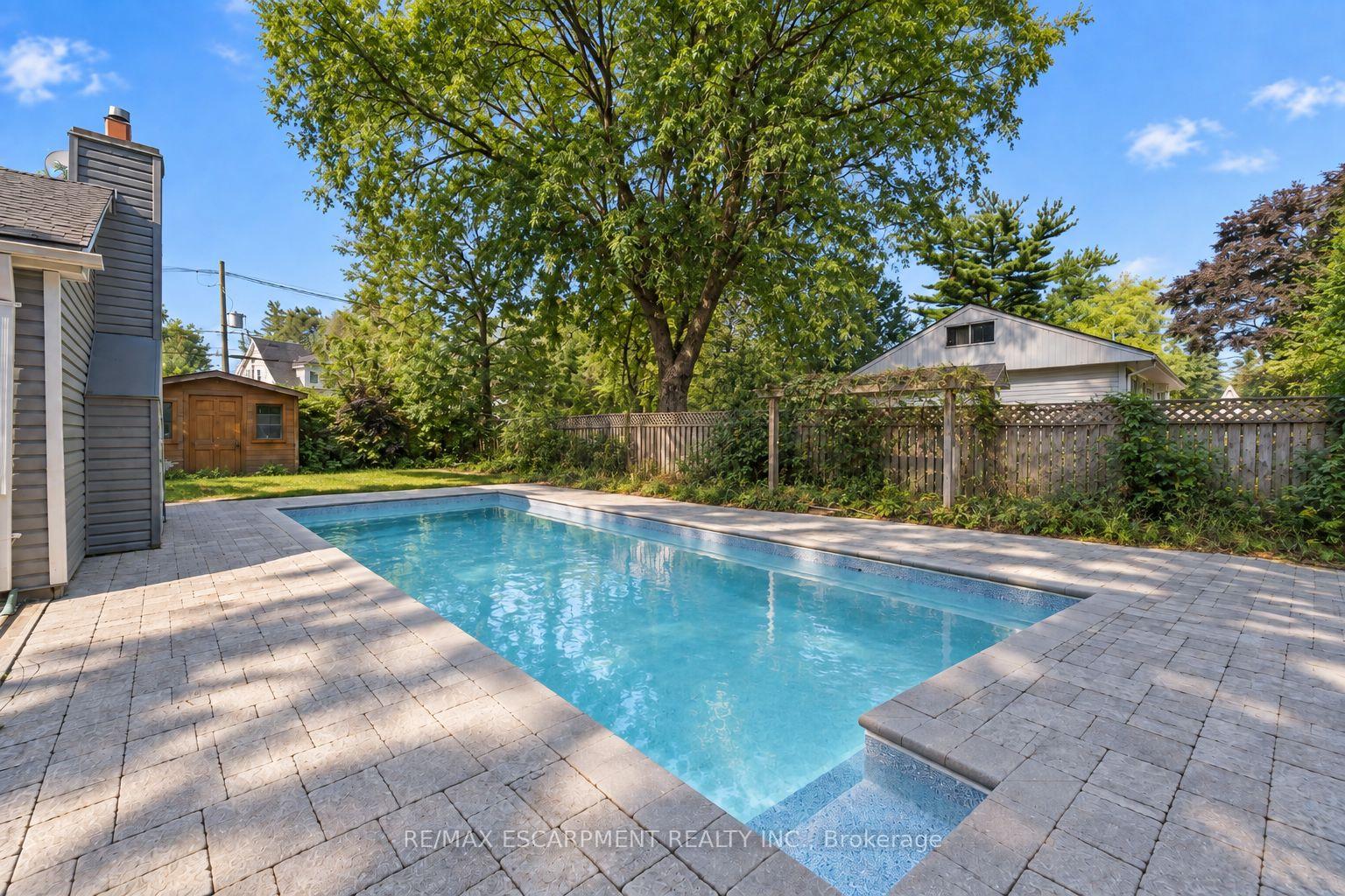 Photo 3 of 505 Patricia Drive, Oakville, West — HOMEH