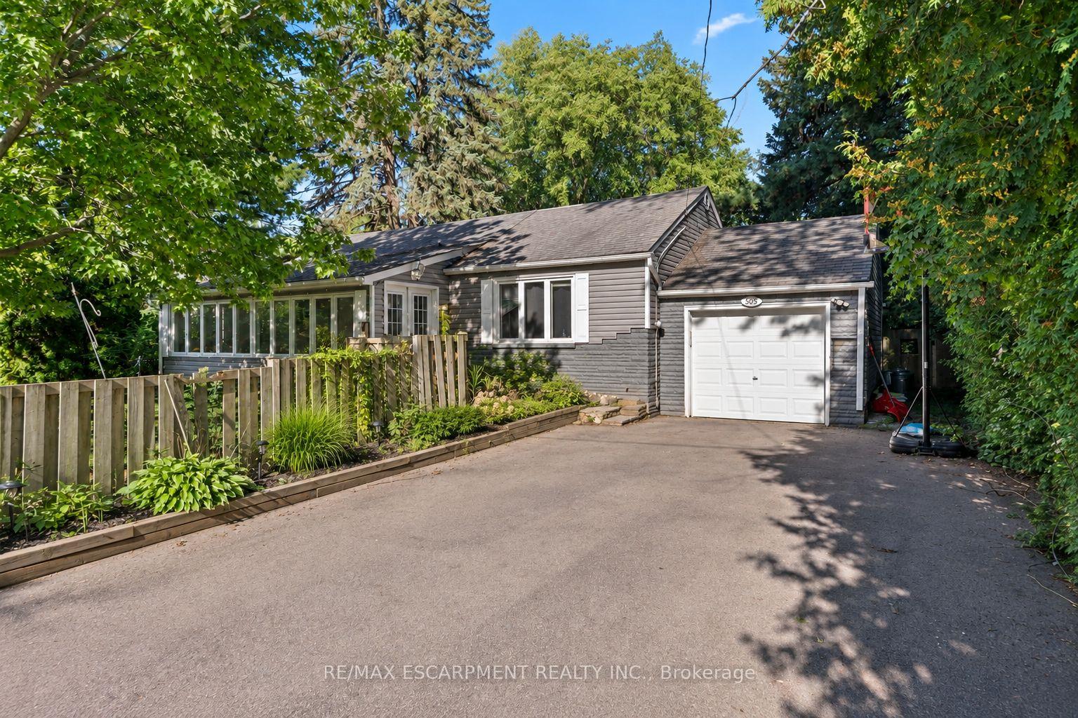 Photo 4 of 505 Patricia Drive, Oakville, West — HOMEH