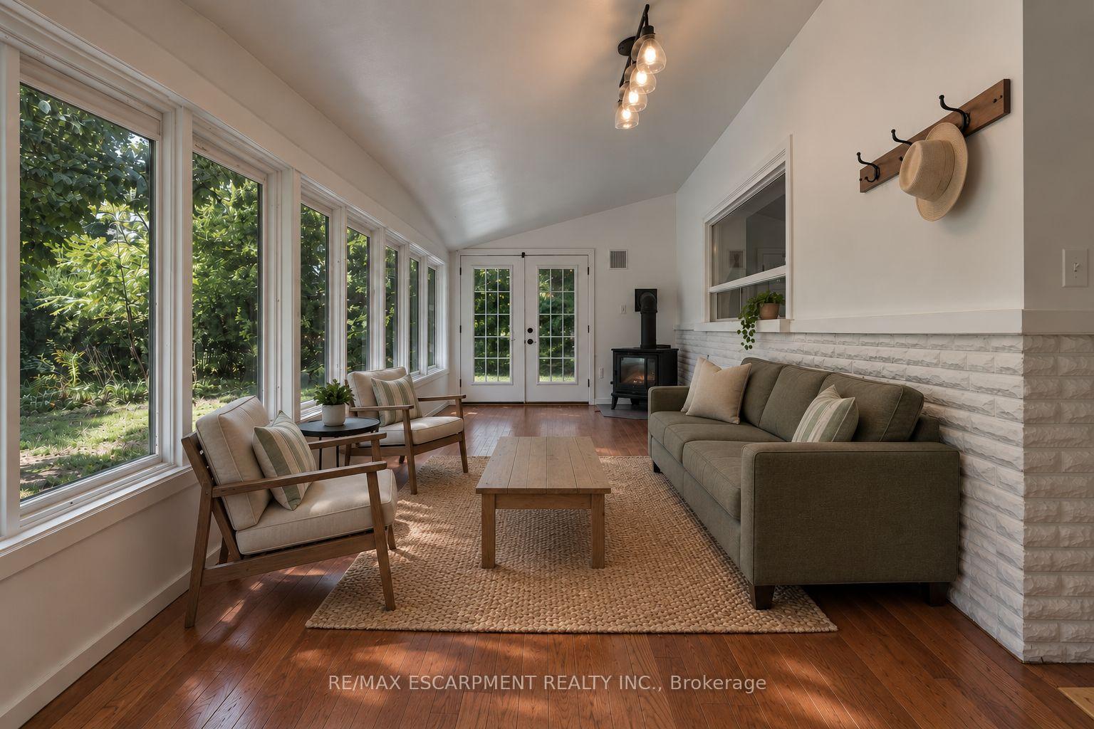 Photo 6 of 505 Patricia Drive, Oakville, West — HOMEH