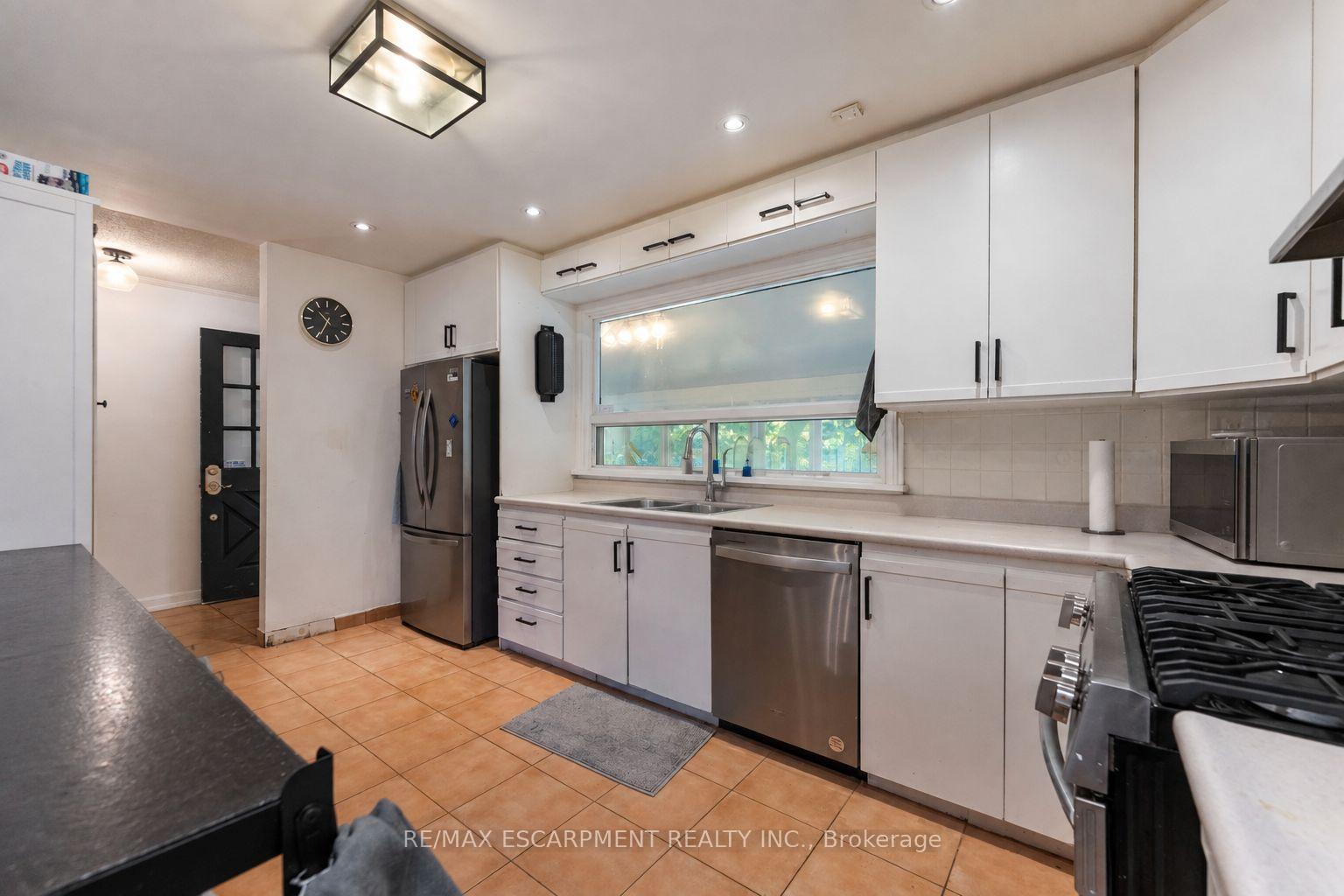 Photo 8 of 505 Patricia Drive, Oakville, West — HOMEH