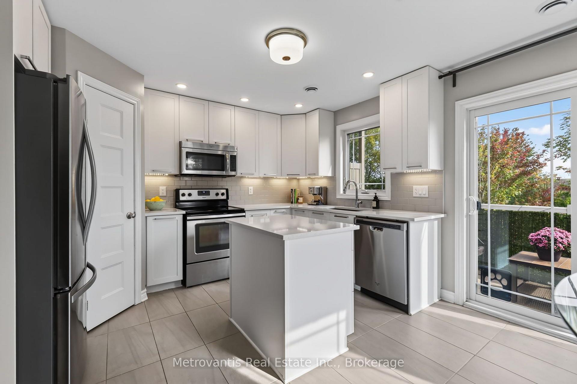 Photo 17 of 604 Danaca Private, Ottawa, Carson Meadows — HOMEH