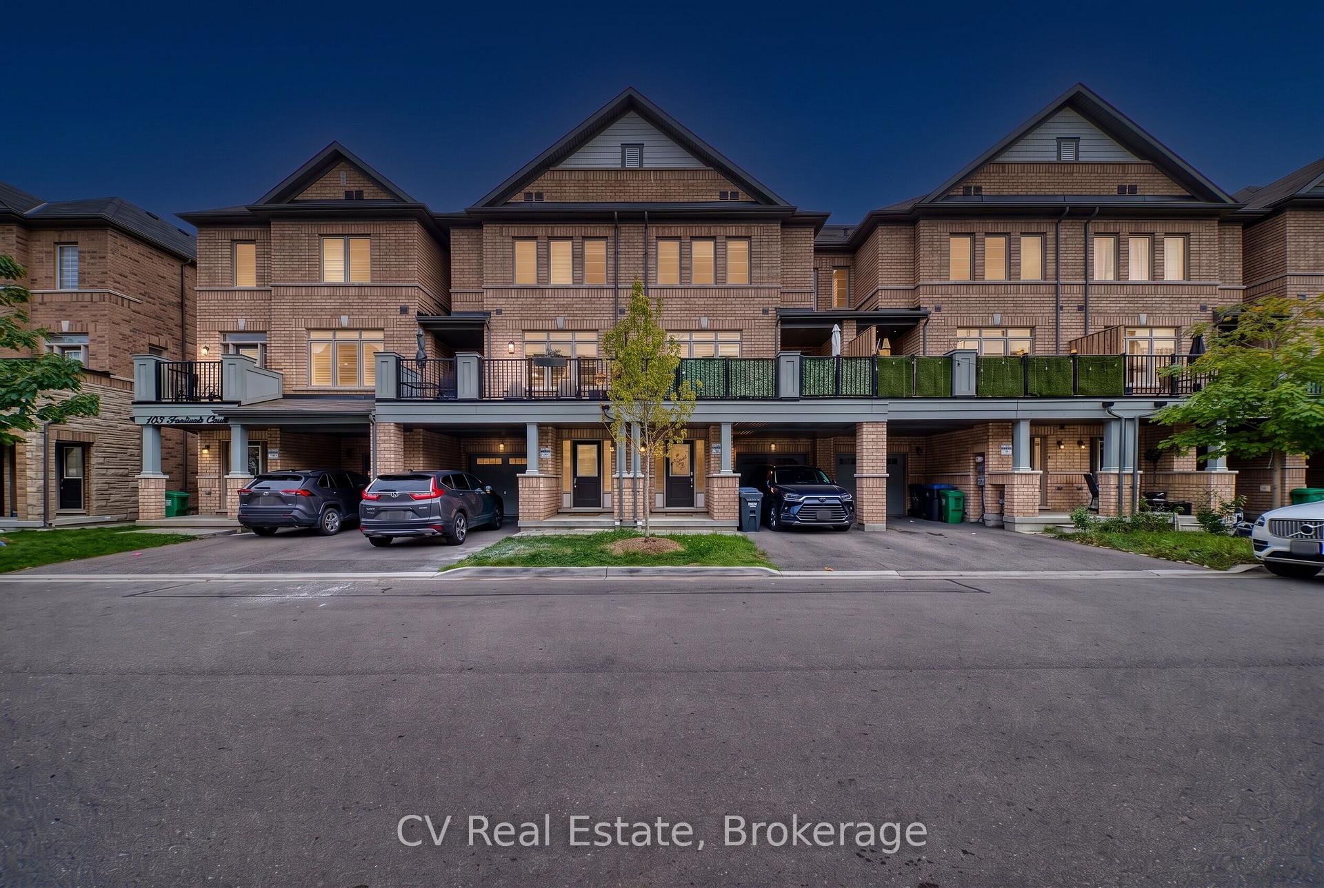 Photo 2 of 99 Fruitvale Circle, Brampton, Northwest Brampton — HOMEH