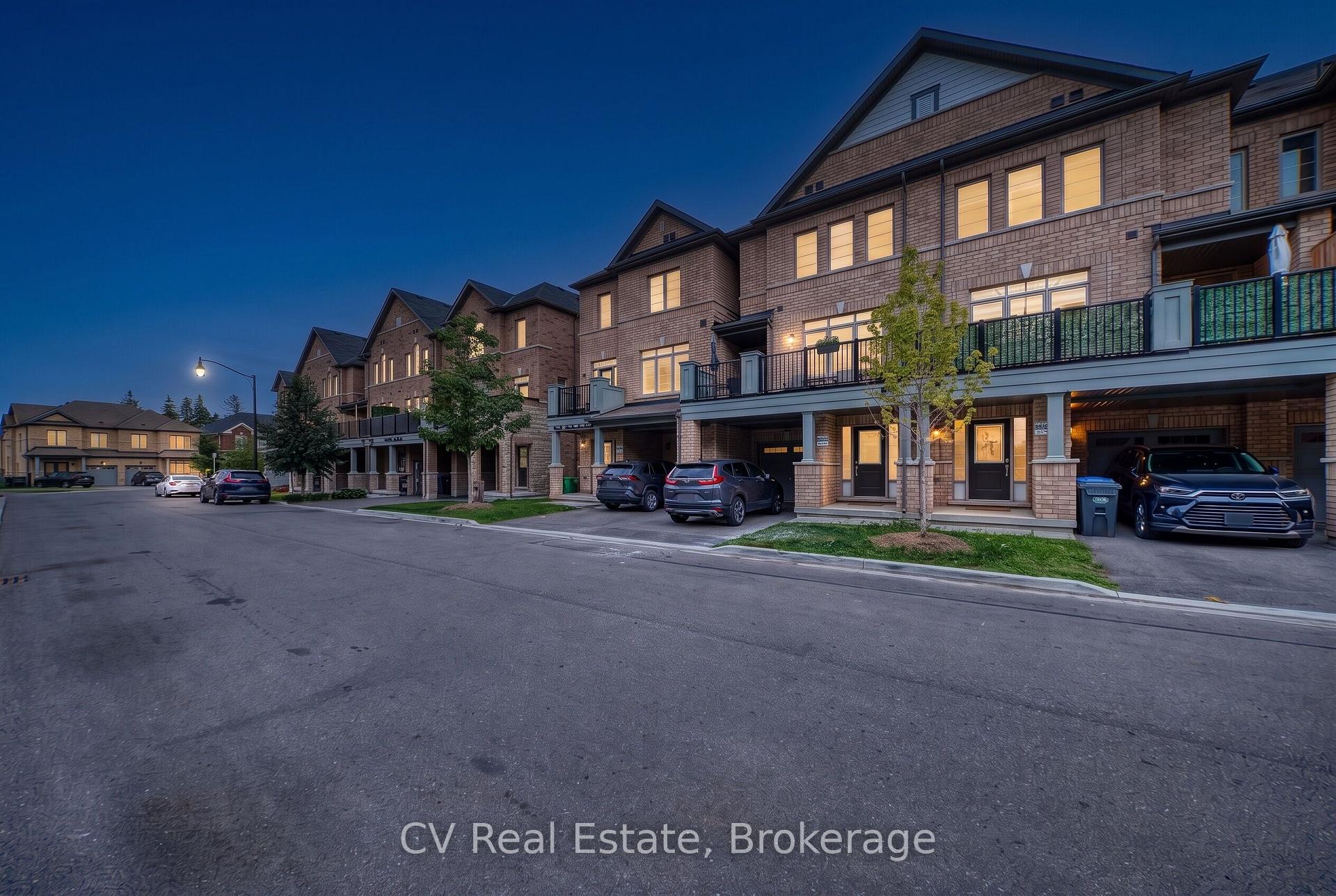 Photo 4 of 99 Fruitvale Circle, Brampton, Northwest Brampton — HOMEH
