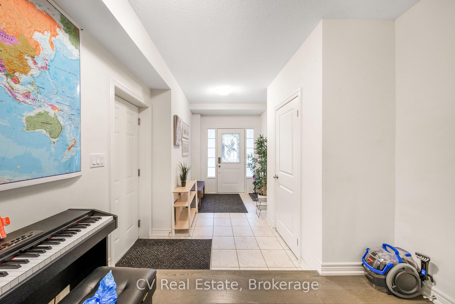 Photo 10 of 99 Fruitvale Circle, Brampton, Northwest Brampton — HOMEH