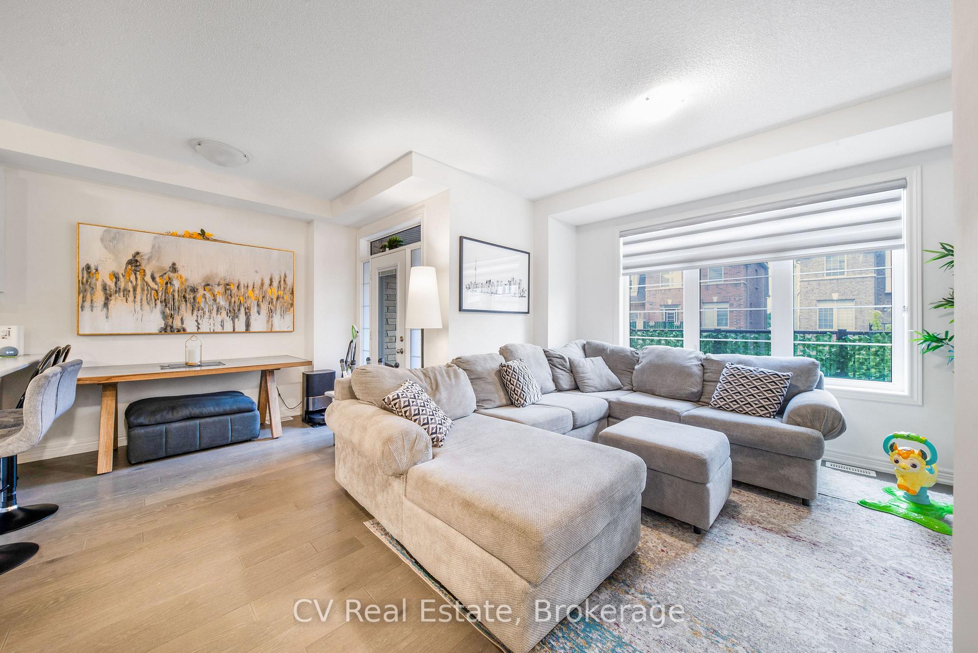 Photo 12 of 99 Fruitvale Circle, Brampton, Northwest Brampton — HOMEH