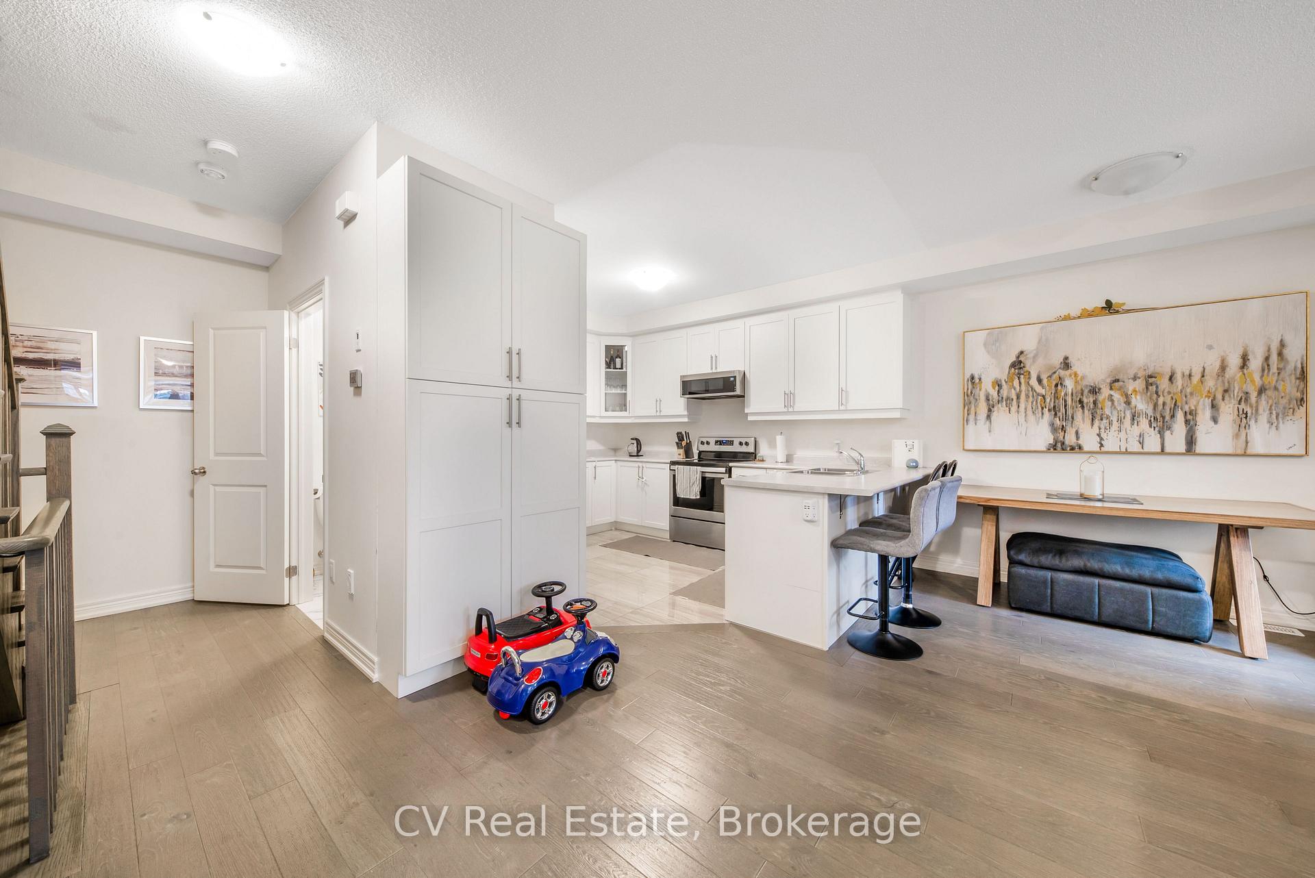 Photo 20 of 99 Fruitvale Circle, Brampton, Northwest Brampton — HOMEH