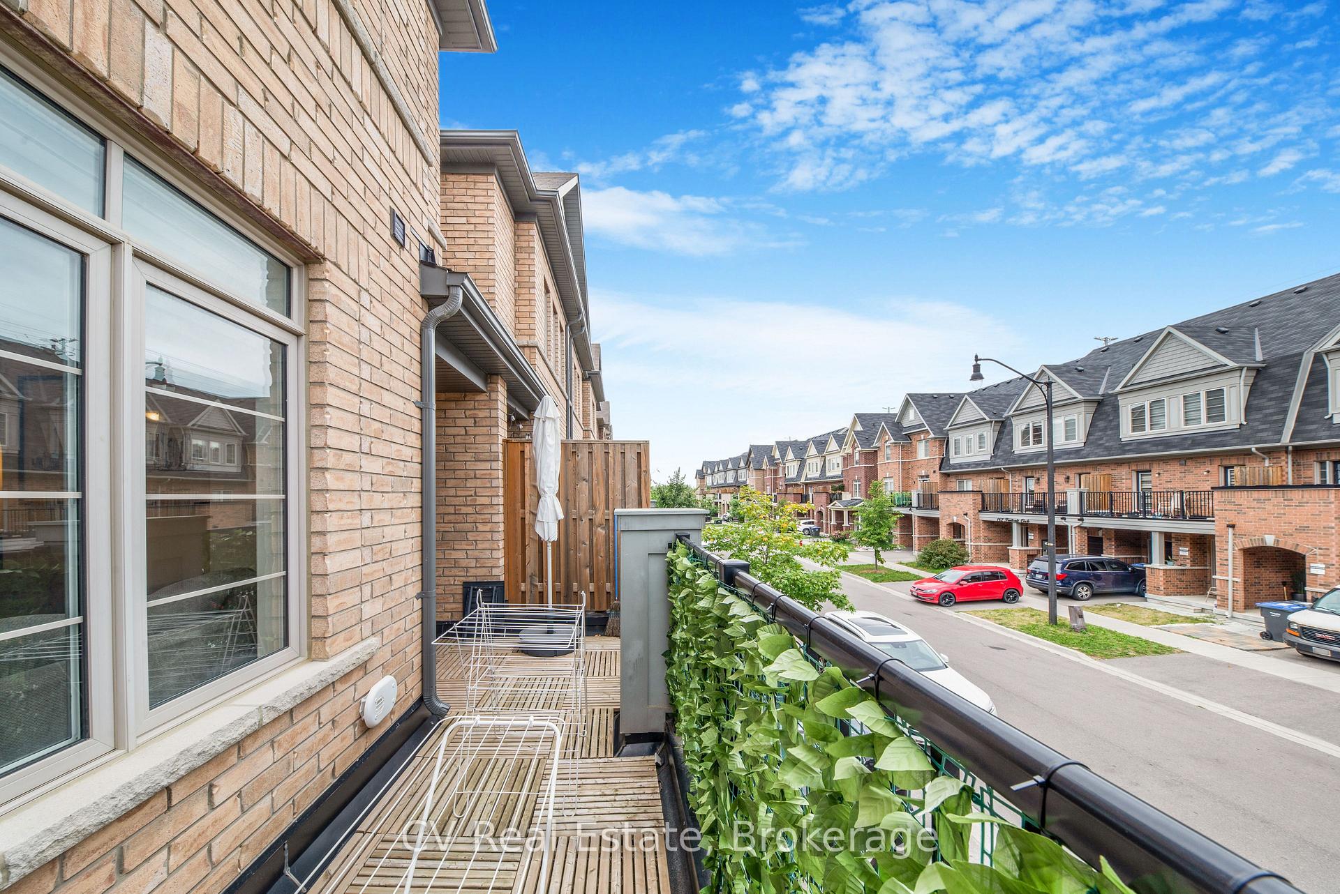 Photo 25 of 99 Fruitvale Circle, Brampton, Northwest Brampton — HOMEH