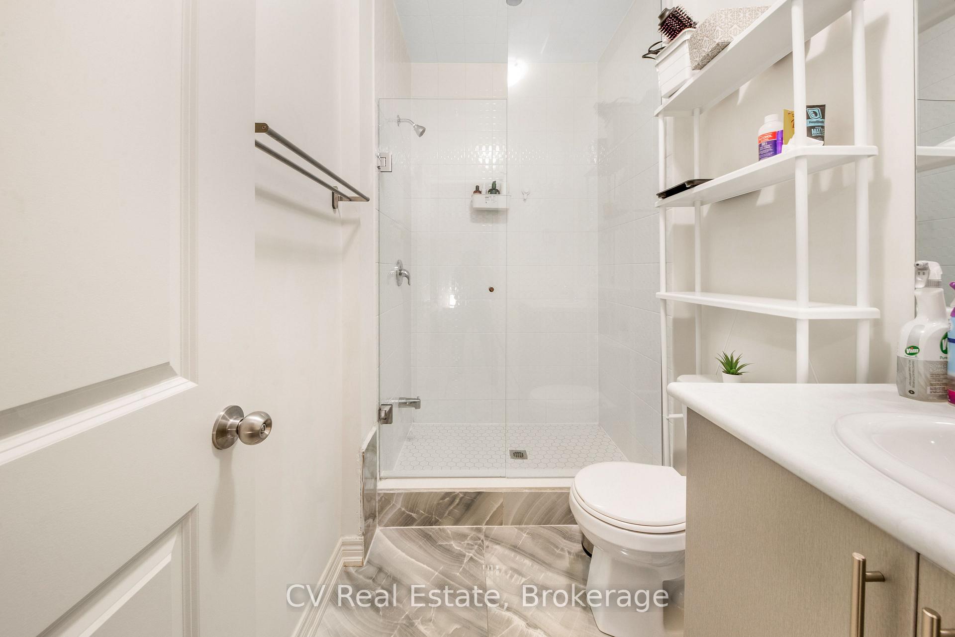 Photo 40 of 99 Fruitvale Circle, Brampton, Northwest Brampton — HOMEH