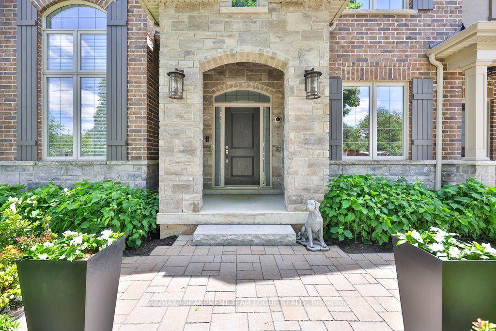 Photo 4 of 888 Park Avenue W, Burlington, Bayview — HOMEH