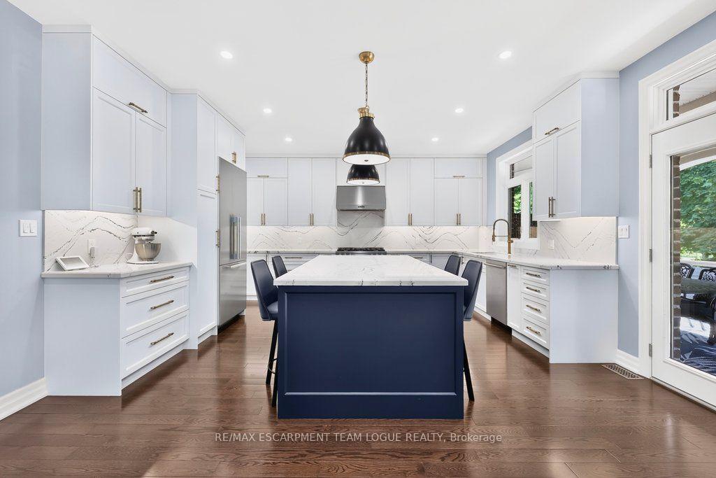 Photo 10 of 888 Park Avenue W, Burlington, Bayview — HOMEH