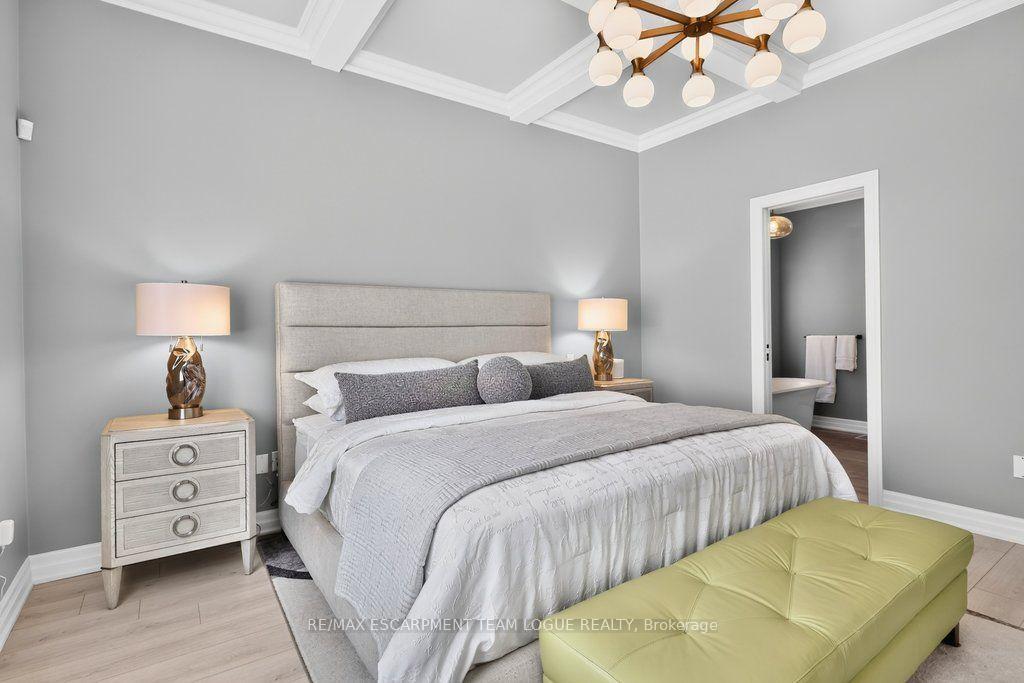 Photo 20 of 888 Park Avenue W, Burlington, Bayview — HOMEH