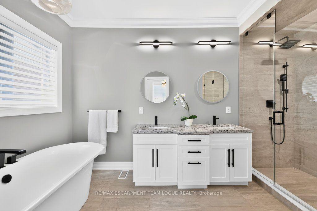 Photo 22 of 888 Park Avenue W, Burlington, Bayview — HOMEH