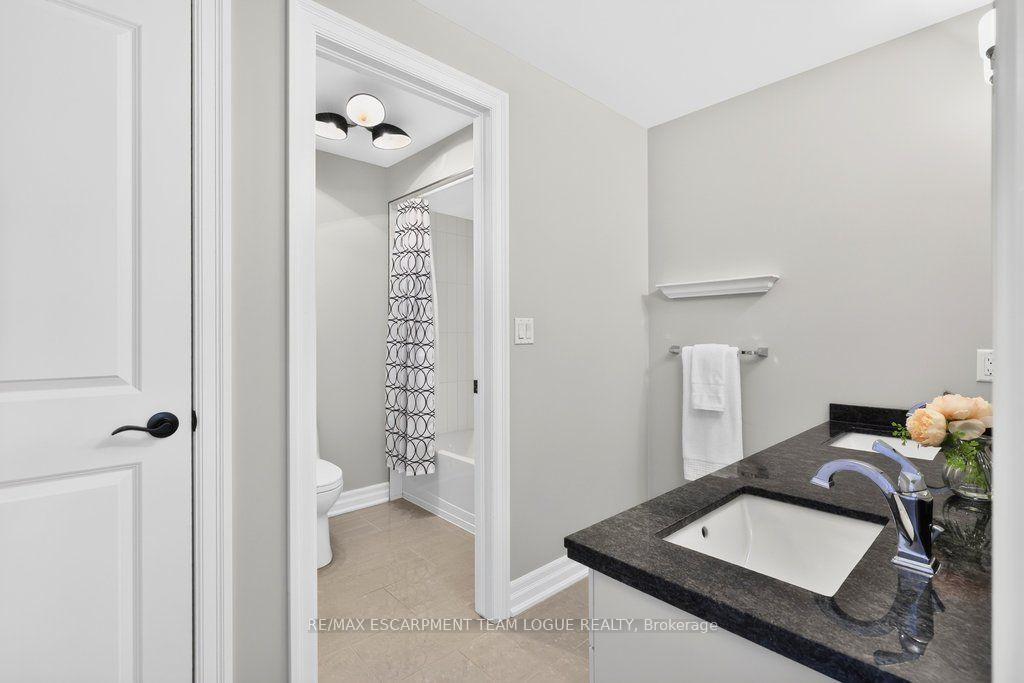 Photo 34 of 888 Park Avenue W, Burlington, Bayview — HOMEH