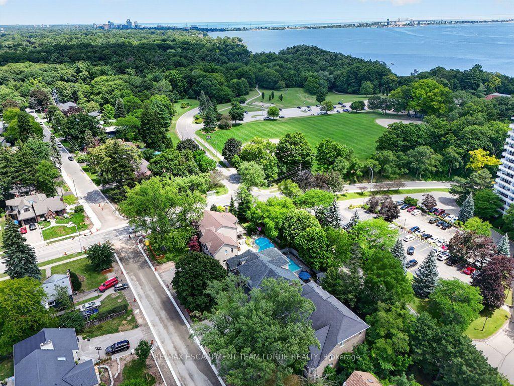 Photo 49 of 888 Park Avenue W, Burlington, Bayview — HOMEH