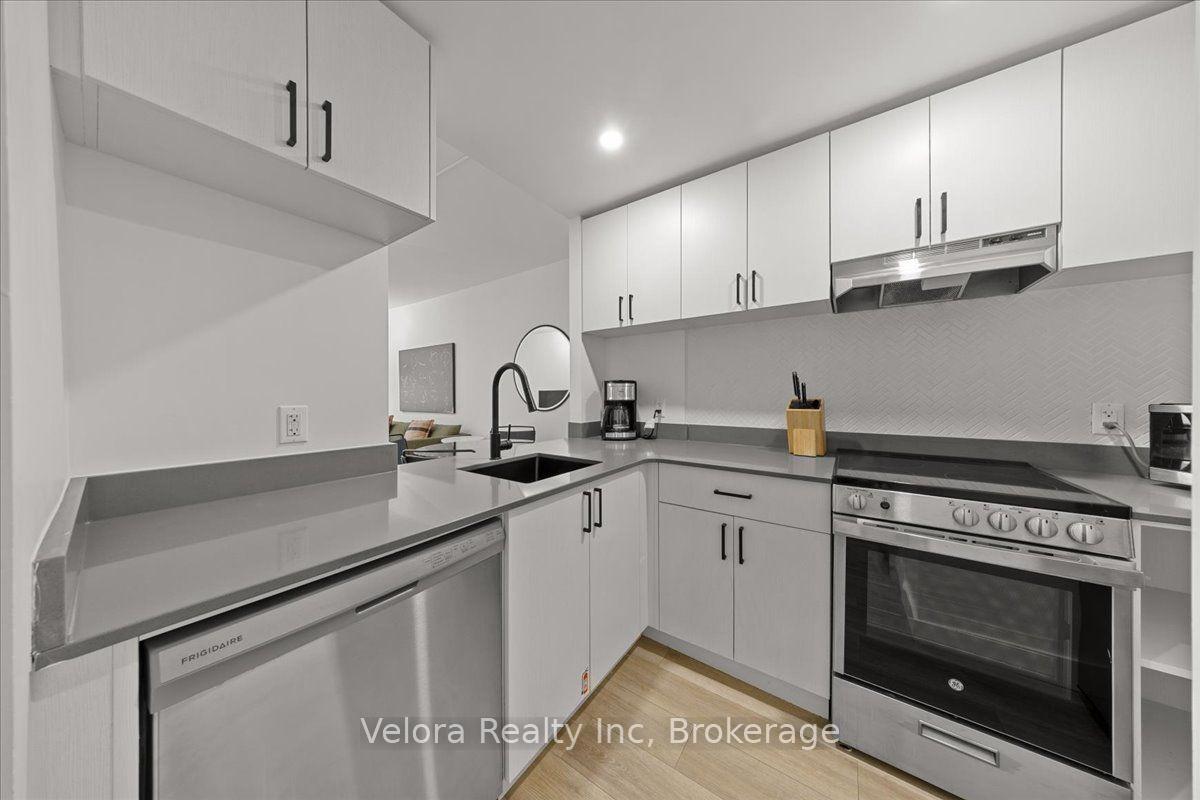 Photo 13 of Unit 715, 161 Laurier Avenue W, Ottawa, Ottawa Centre — HOMEH