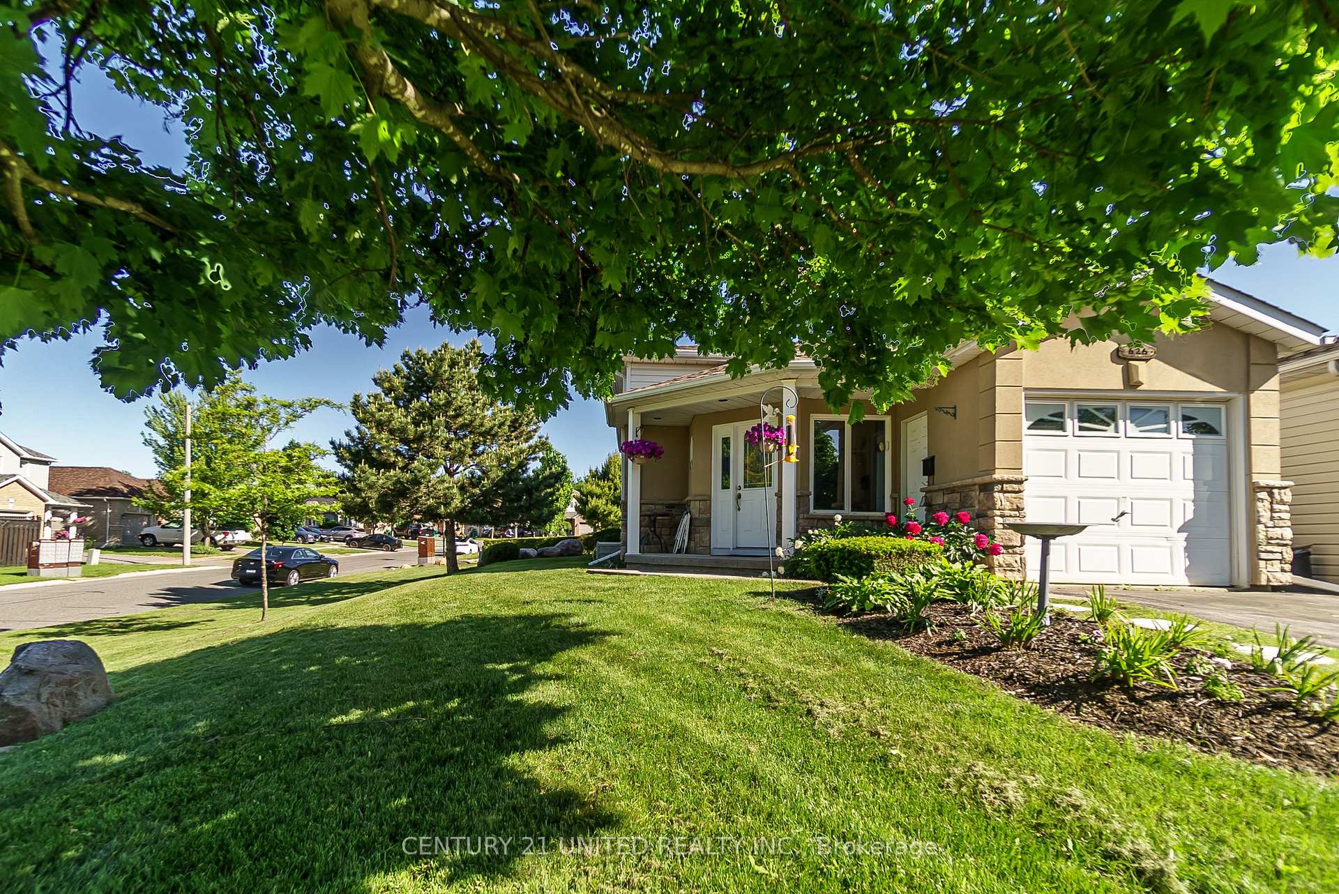 Photo 3 of 626 Trailview Drive, Peterborough, Ashburnham Ward 4 — HOMEH