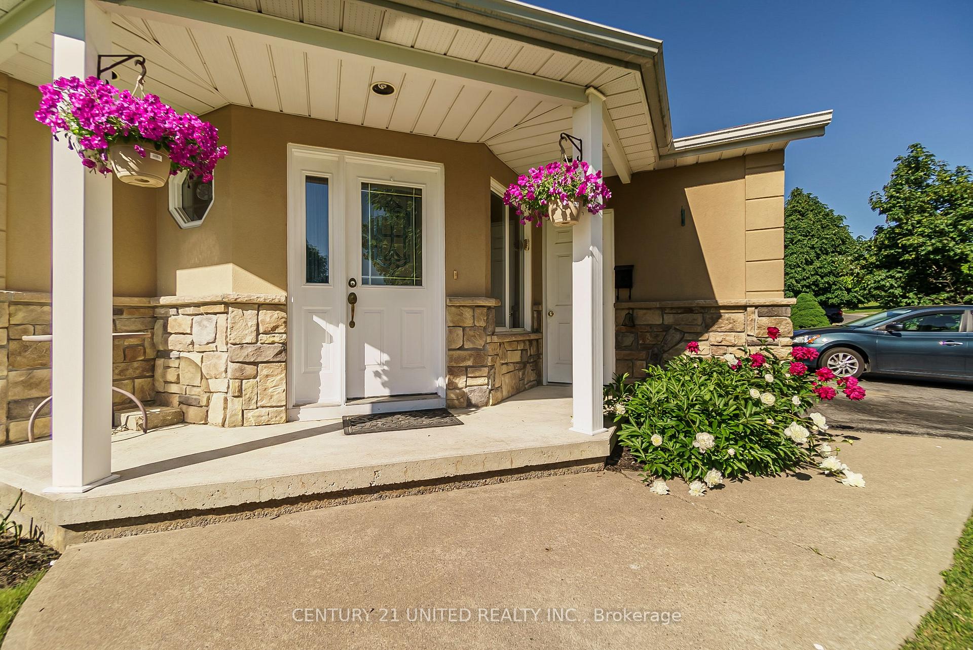 Photo 4 of 626 Trailview Drive, Peterborough, Ashburnham Ward 4 — HOMEH