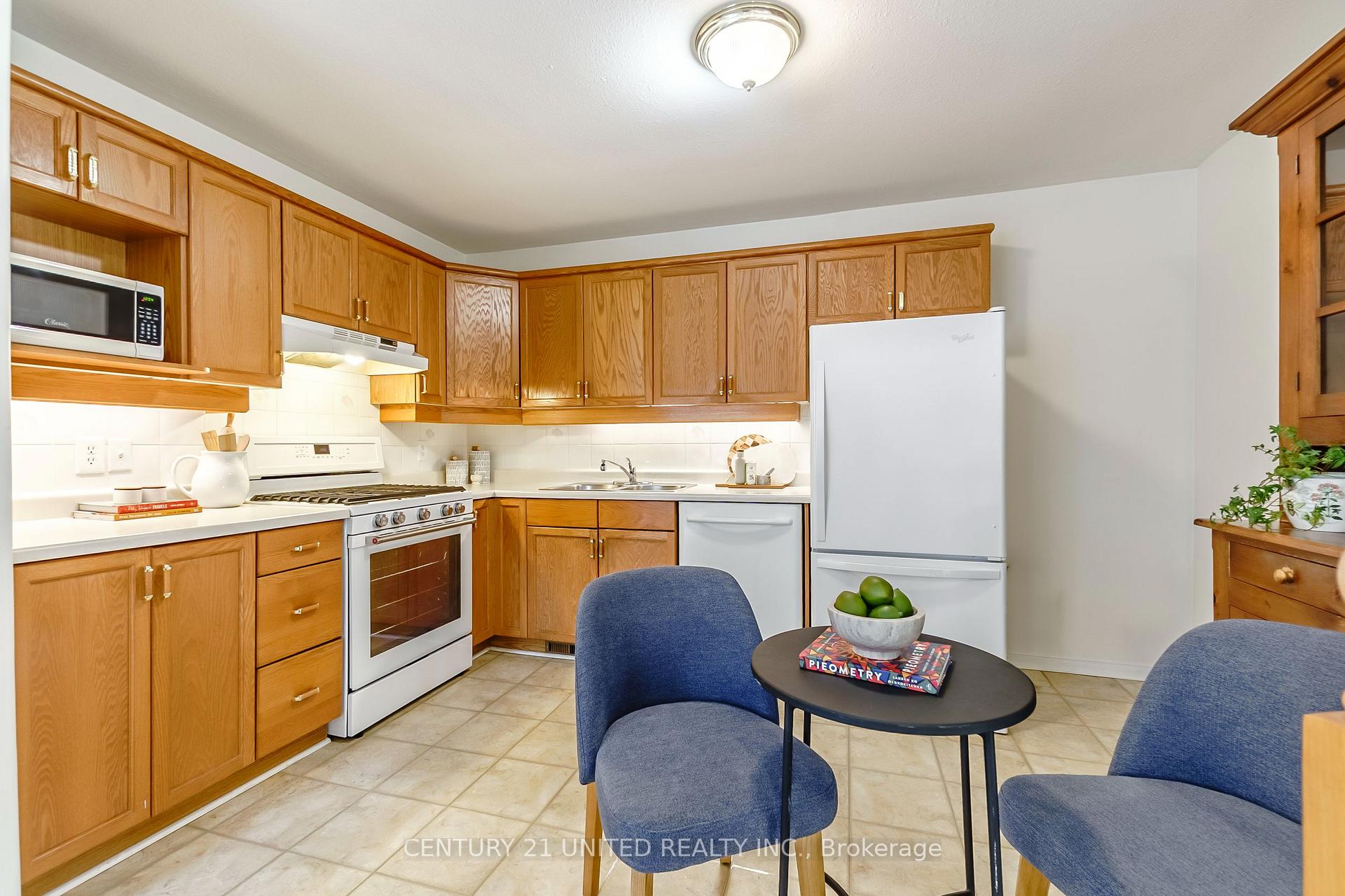 Photo 14 of 626 Trailview Drive, Peterborough, Ashburnham Ward 4 — HOMEH