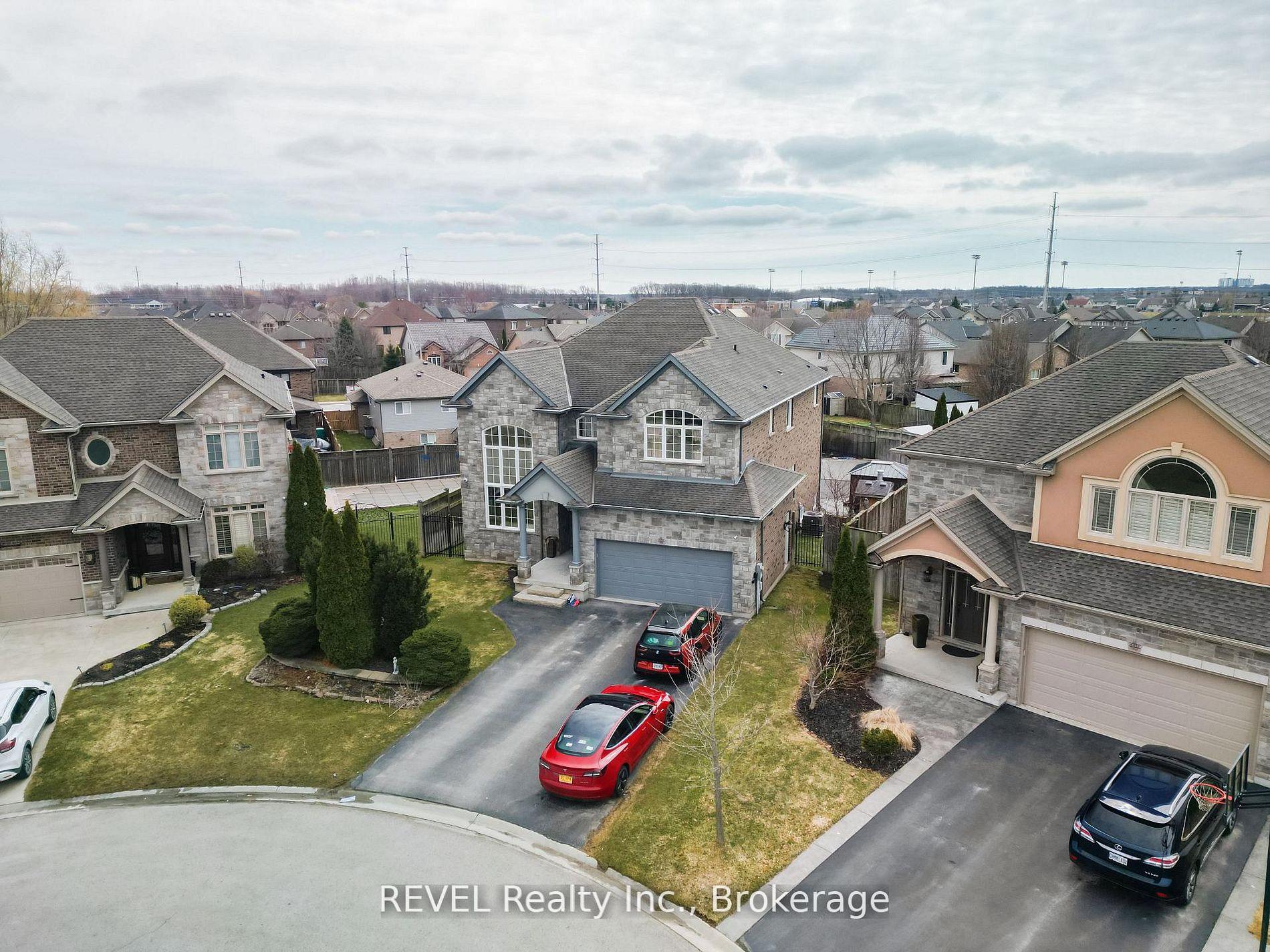 Photo 3 of 6600 Richard Crescent, Niagara Falls, Forestview — HOMEH