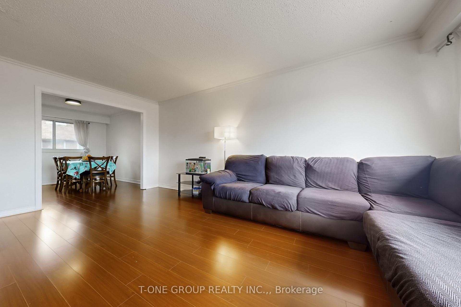 Photo 8 of Unit 75, 3025 Cedarglen Gate, Mississauga, Erindale — HOMEH