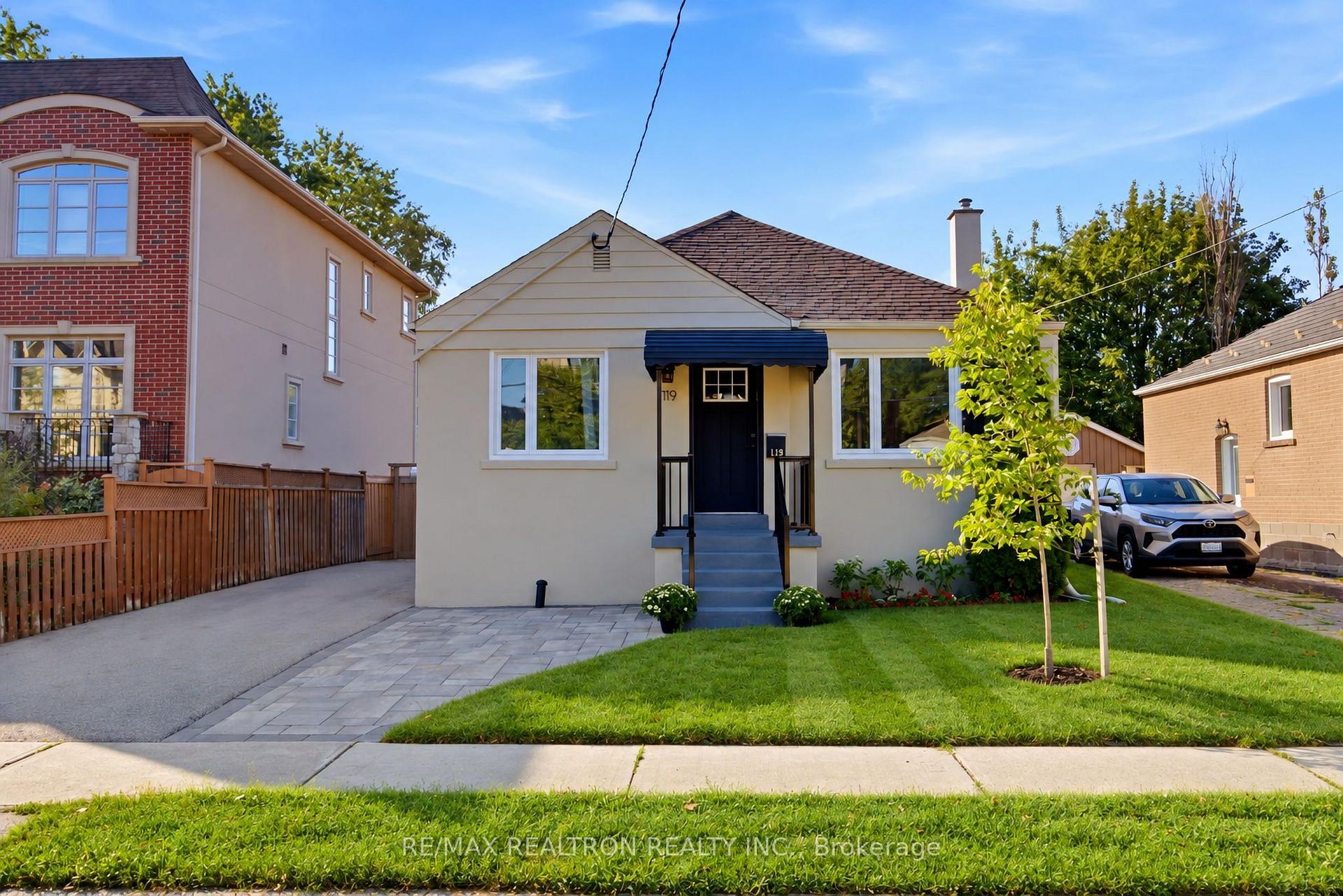 Photo 3 of 119 Reiner Road, North York, Clanton Park — HOMEH