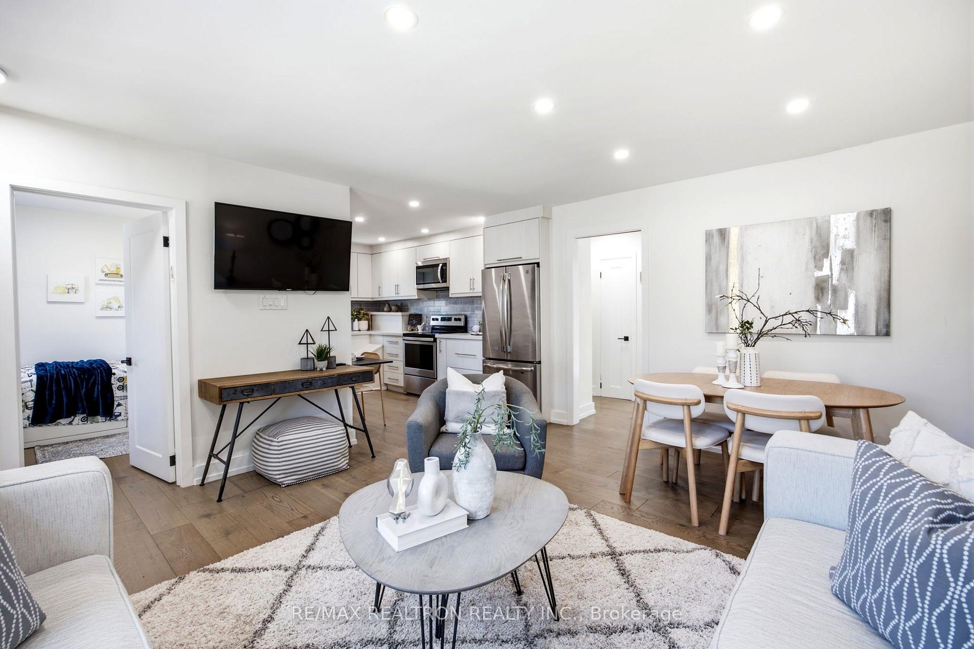 Photo 9 of 119 Reiner Road, North York, Clanton Park — HOMEH