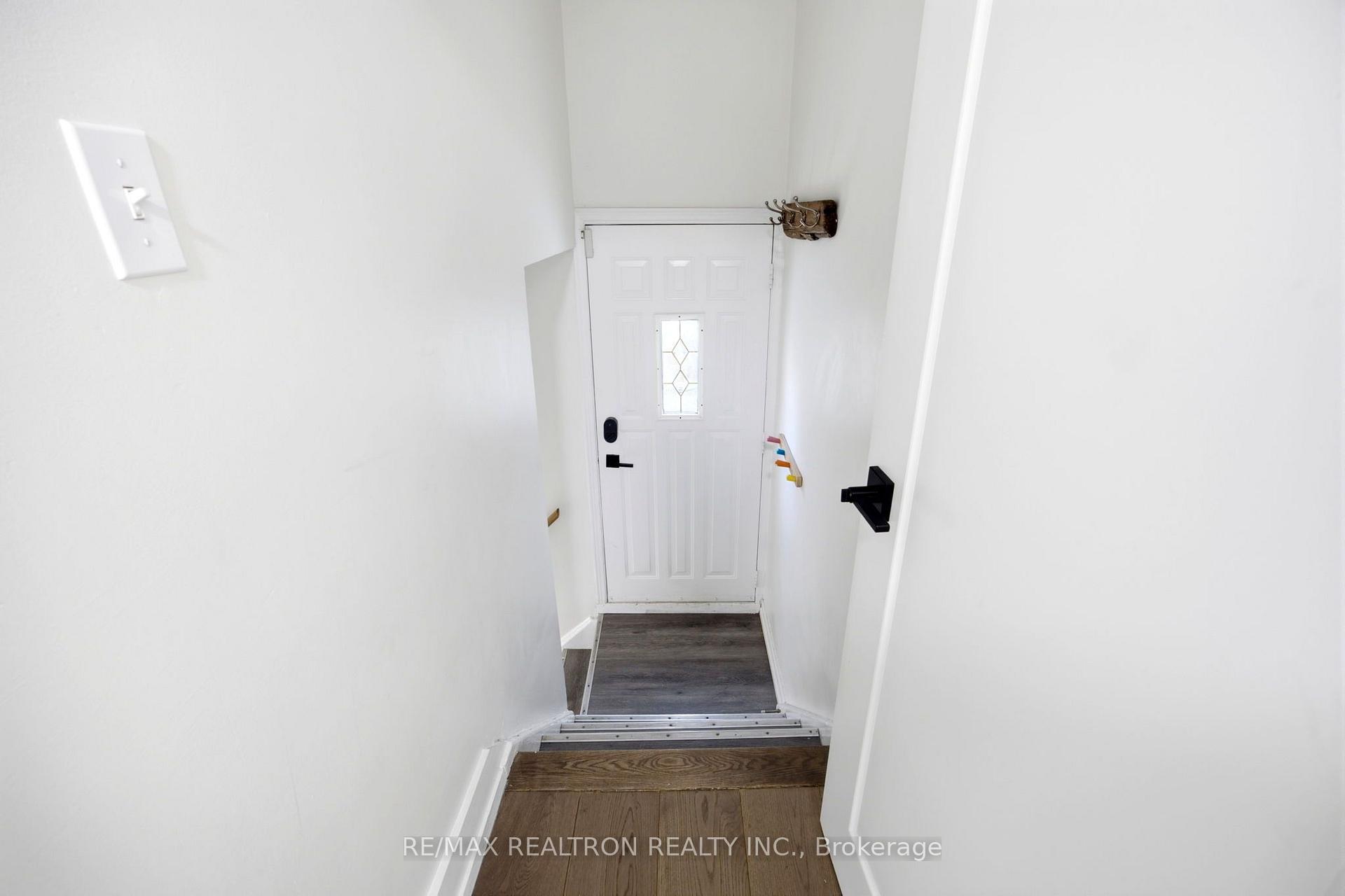 Photo 28 of 119 Reiner Road, North York, Clanton Park — HOMEH