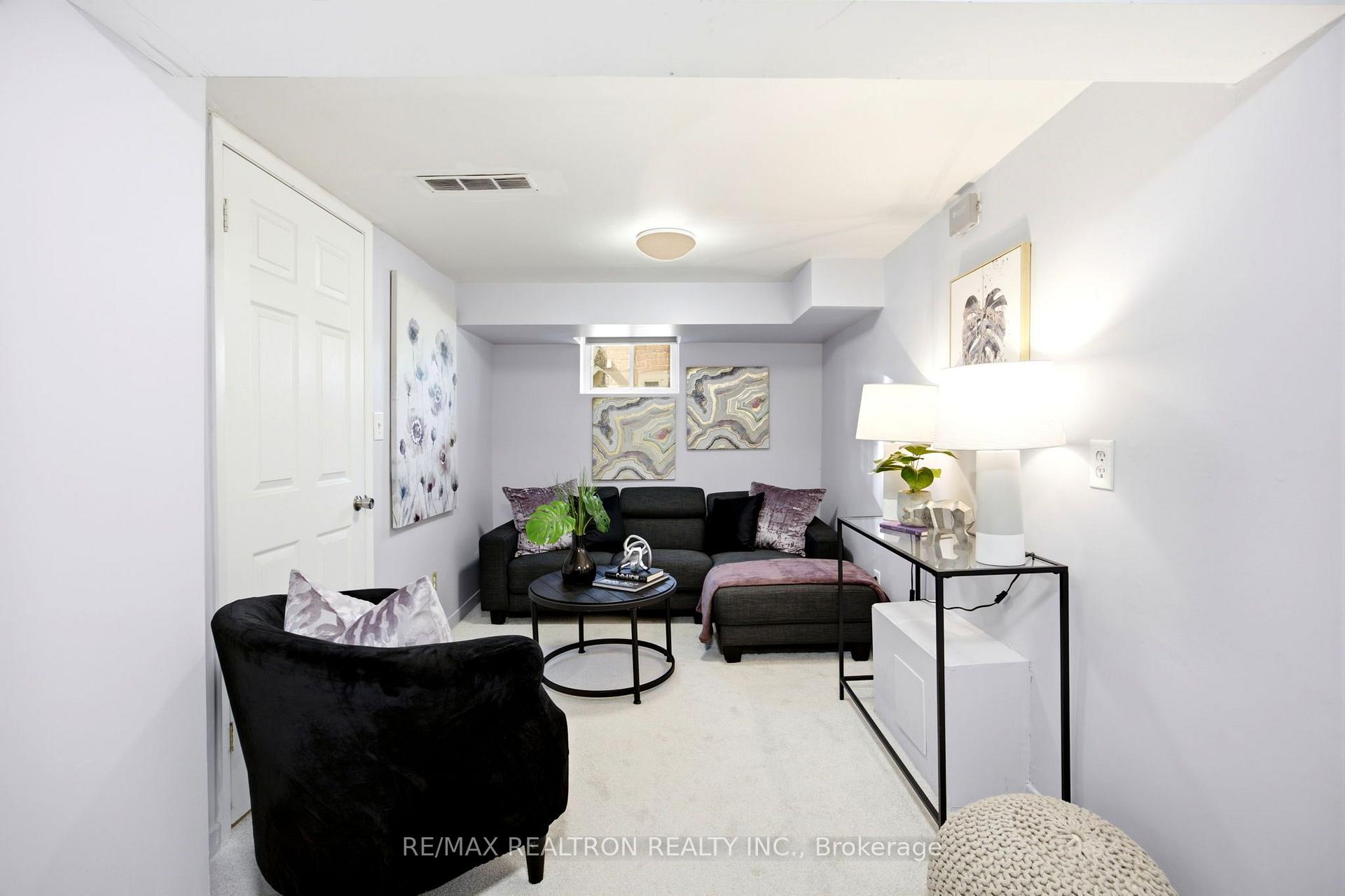Photo 30 of 119 Reiner Road, North York, Clanton Park — HOMEH