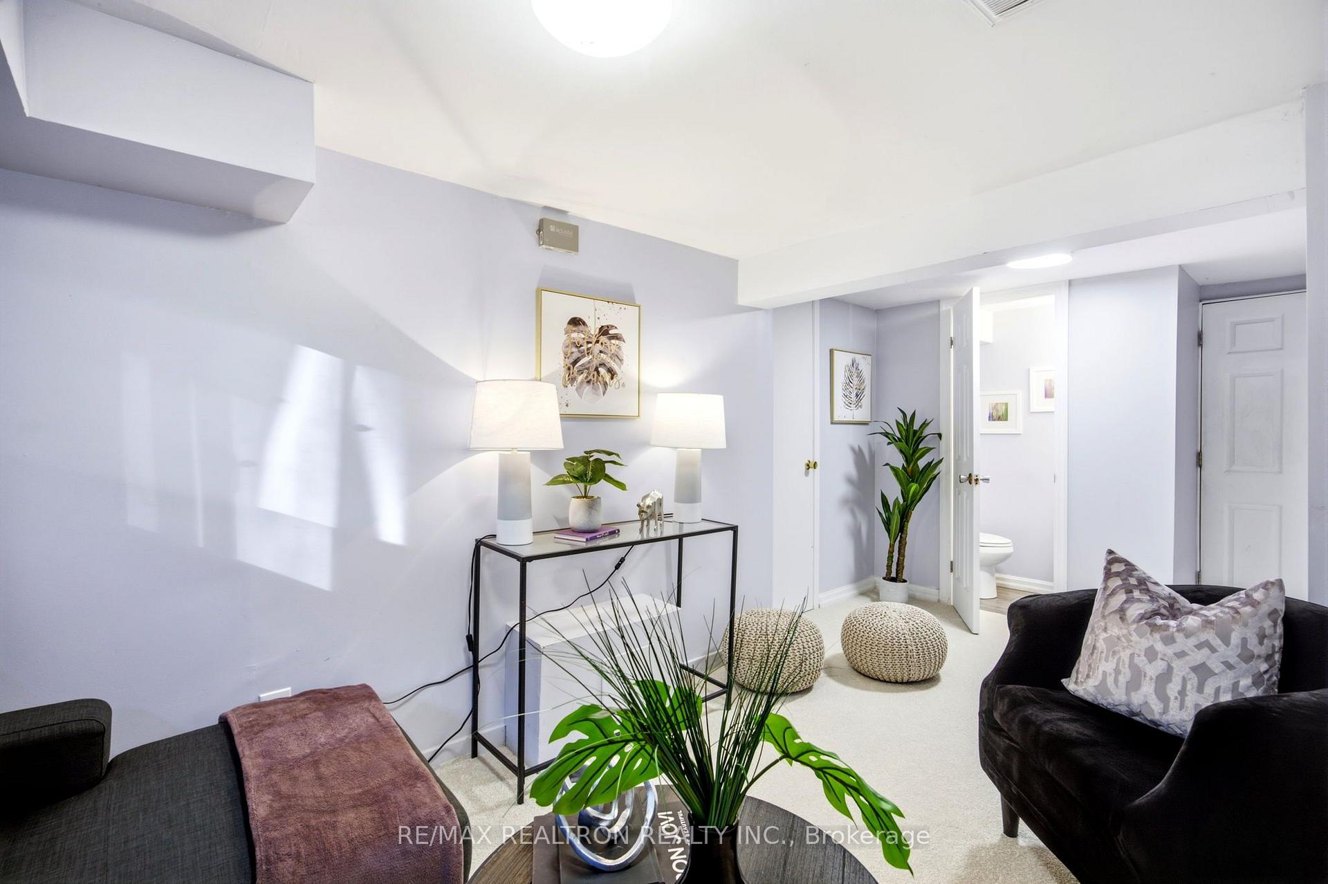 Photo 31 of 119 Reiner Road, North York, Clanton Park — HOMEH
