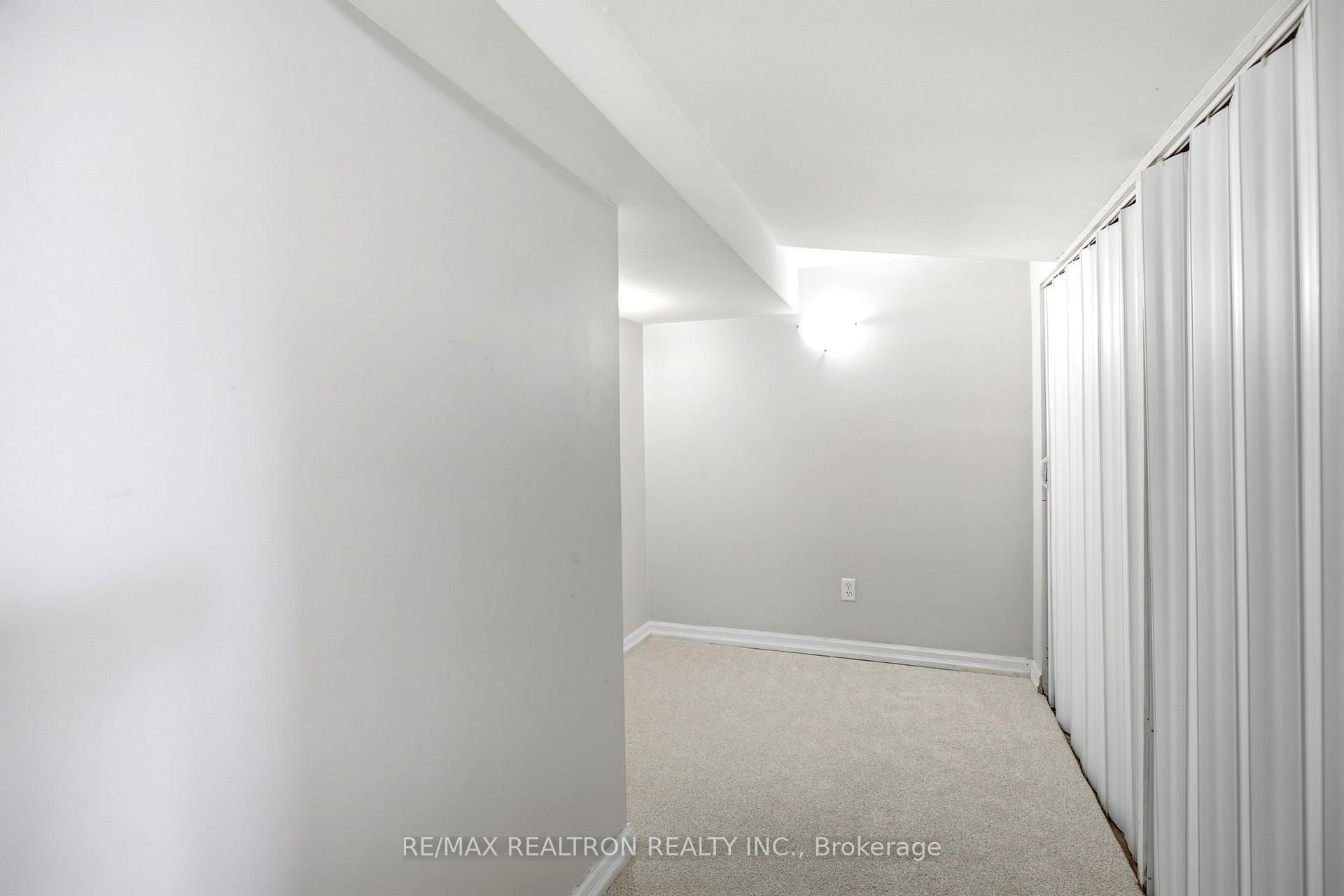 Photo 32 of 119 Reiner Road, North York, Clanton Park — HOMEH