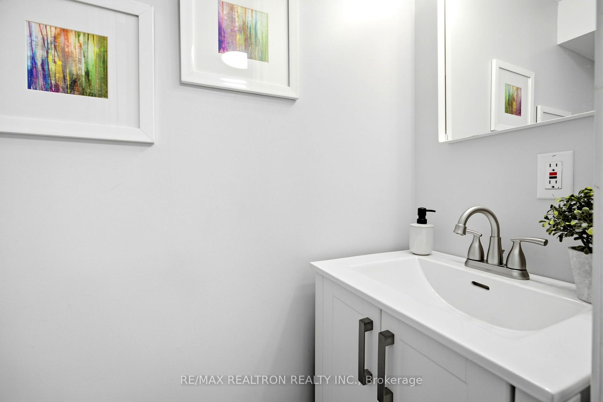 Photo 33 of 119 Reiner Road, North York, Clanton Park — HOMEH