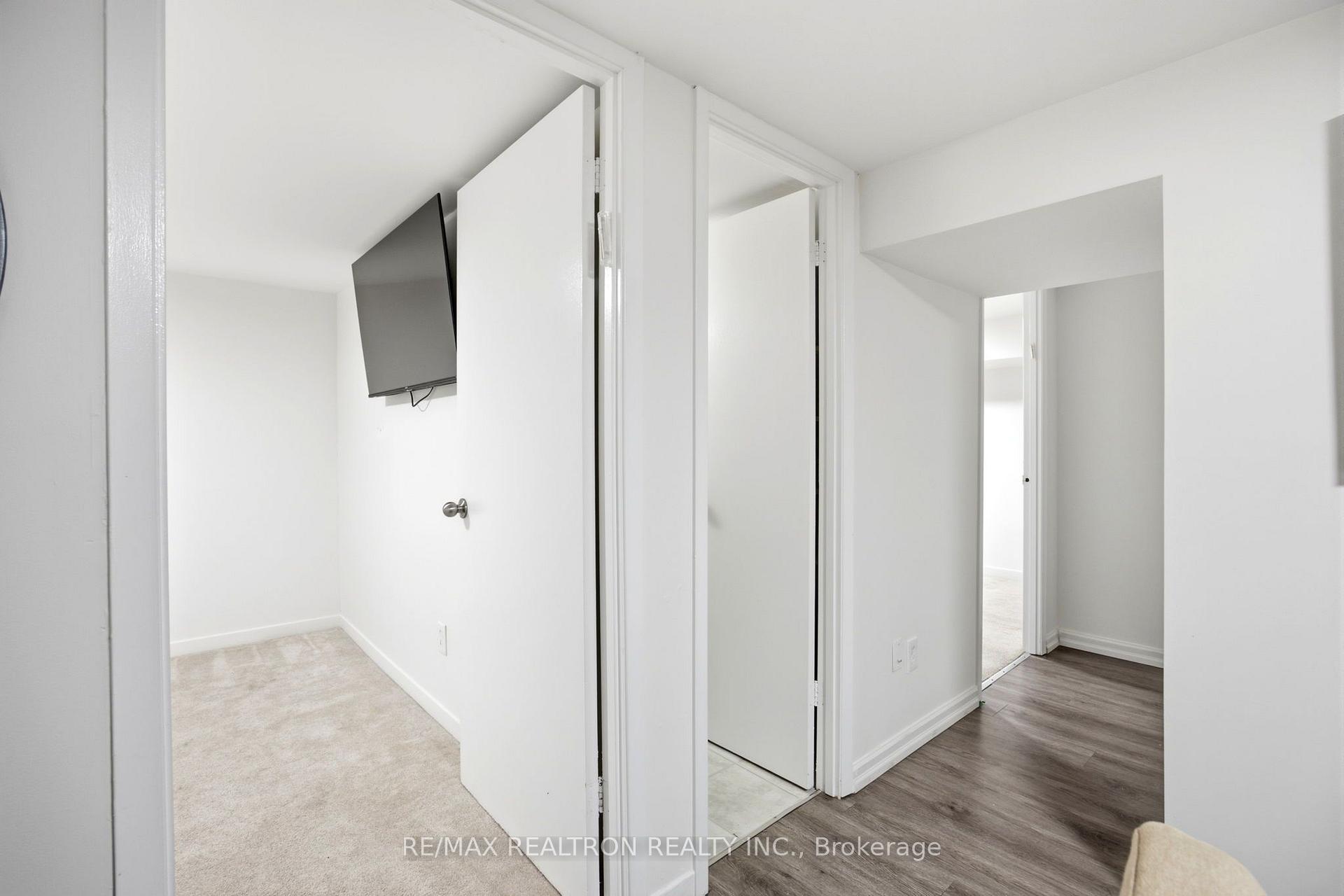 Photo 40 of 119 Reiner Road, North York, Clanton Park — HOMEH