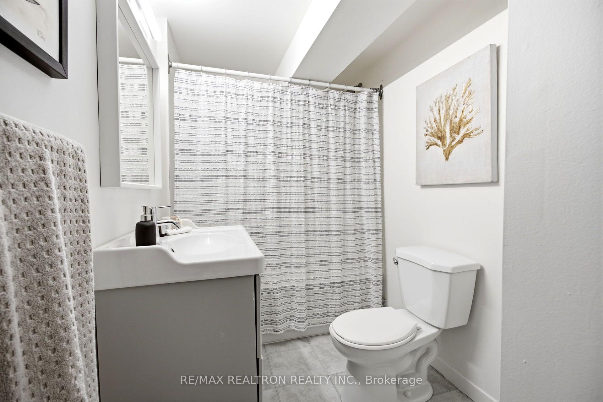 Photo 43 of 119 Reiner Road, North York, Clanton Park — HOMEH