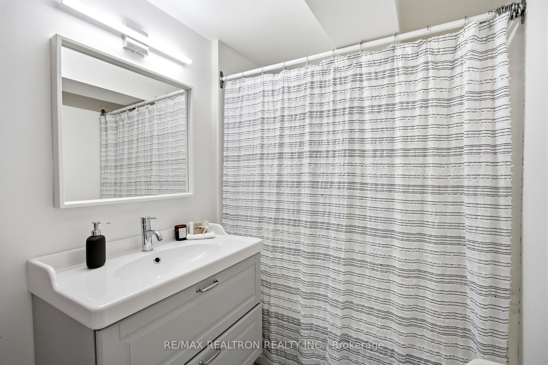 Photo 44 of 119 Reiner Road, North York, Clanton Park — HOMEH