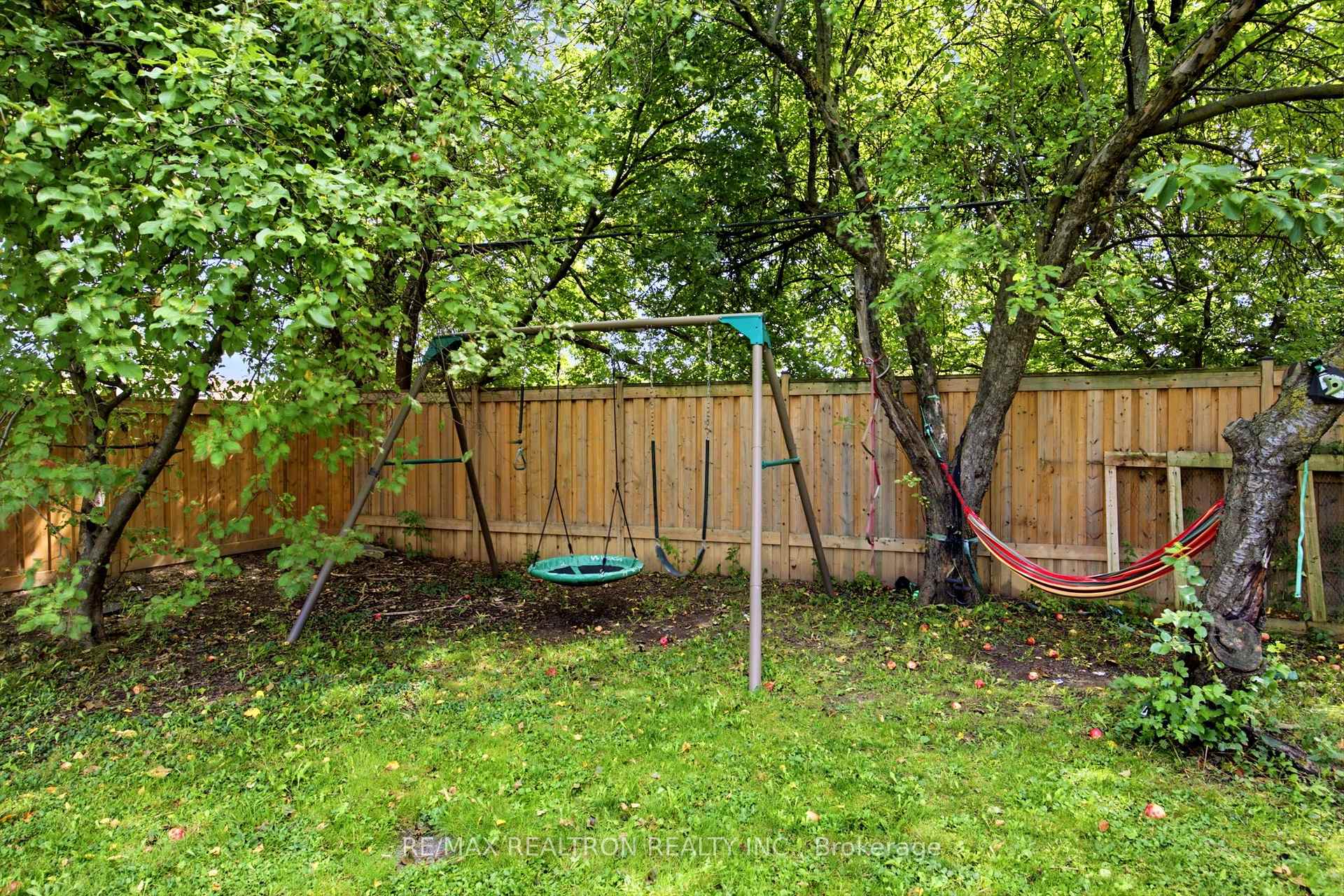 Photo 47 of 119 Reiner Road, North York, Clanton Park — HOMEH