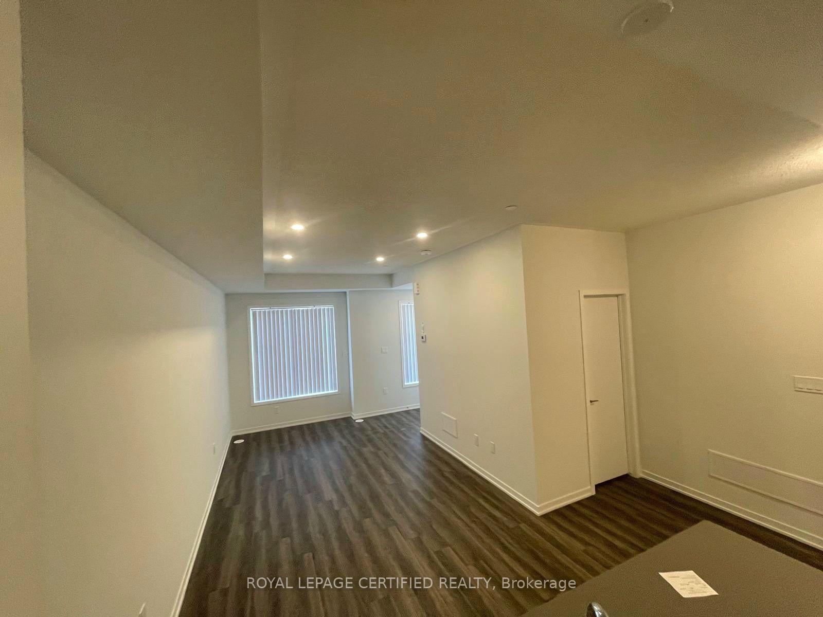 Photo 4 of Unit 176, 151 Honeycrisp Crescent, Vaughan, Vaughan Corporate Centre — HOMEH