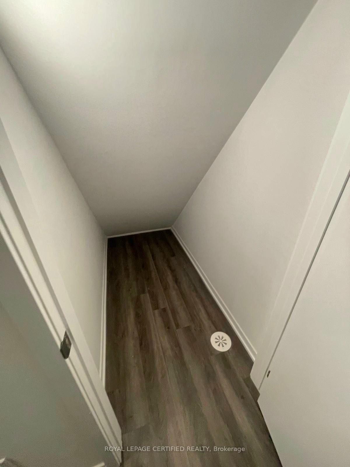 Photo 7 of Unit 176, 151 Honeycrisp Crescent, Vaughan, Vaughan Corporate Centre — HOMEH
