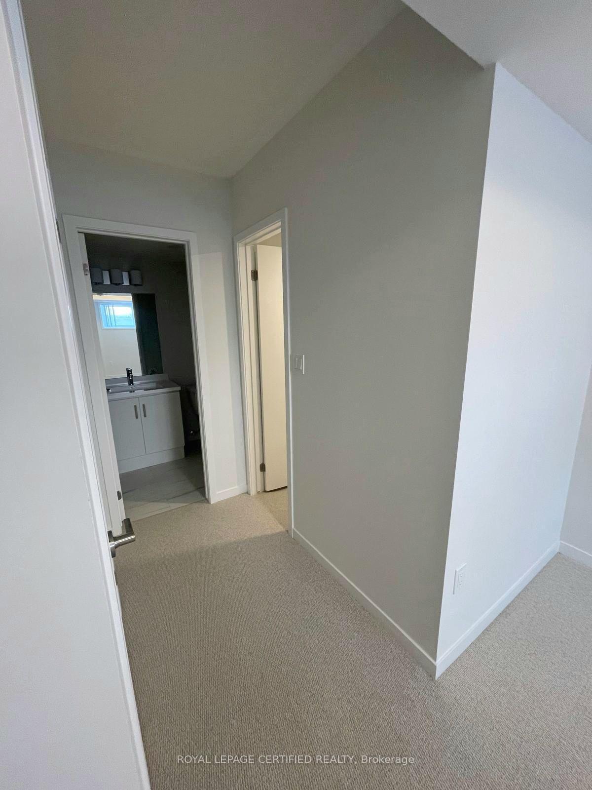 Photo 12 of Unit 176, 151 Honeycrisp Crescent, Vaughan, Vaughan Corporate Centre — HOMEH