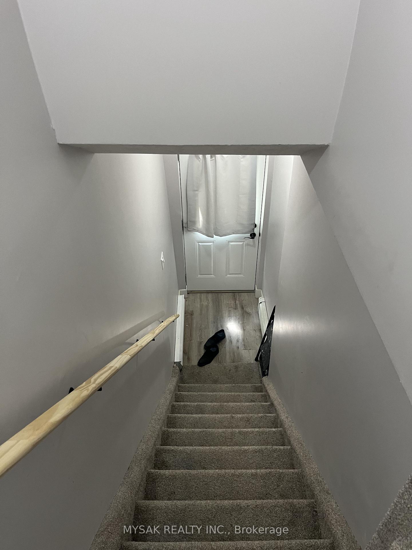 Photo 7 of 12-14 Victor Street S, London, South S — HOMEH