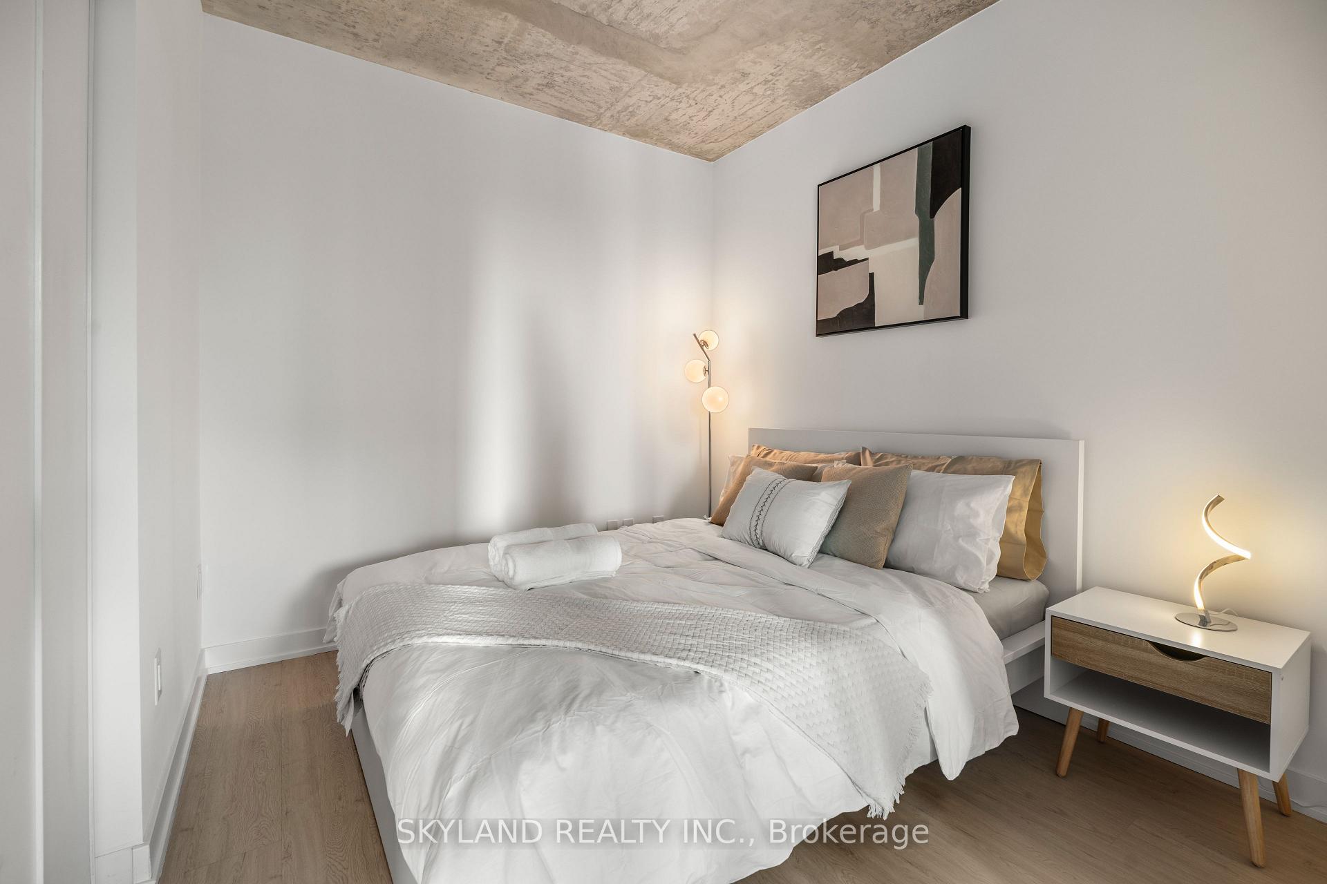 Photo 4 of Unit 2505, 65 Mutual Street, Toronto, Church-Yonge Corridor — HOMEH