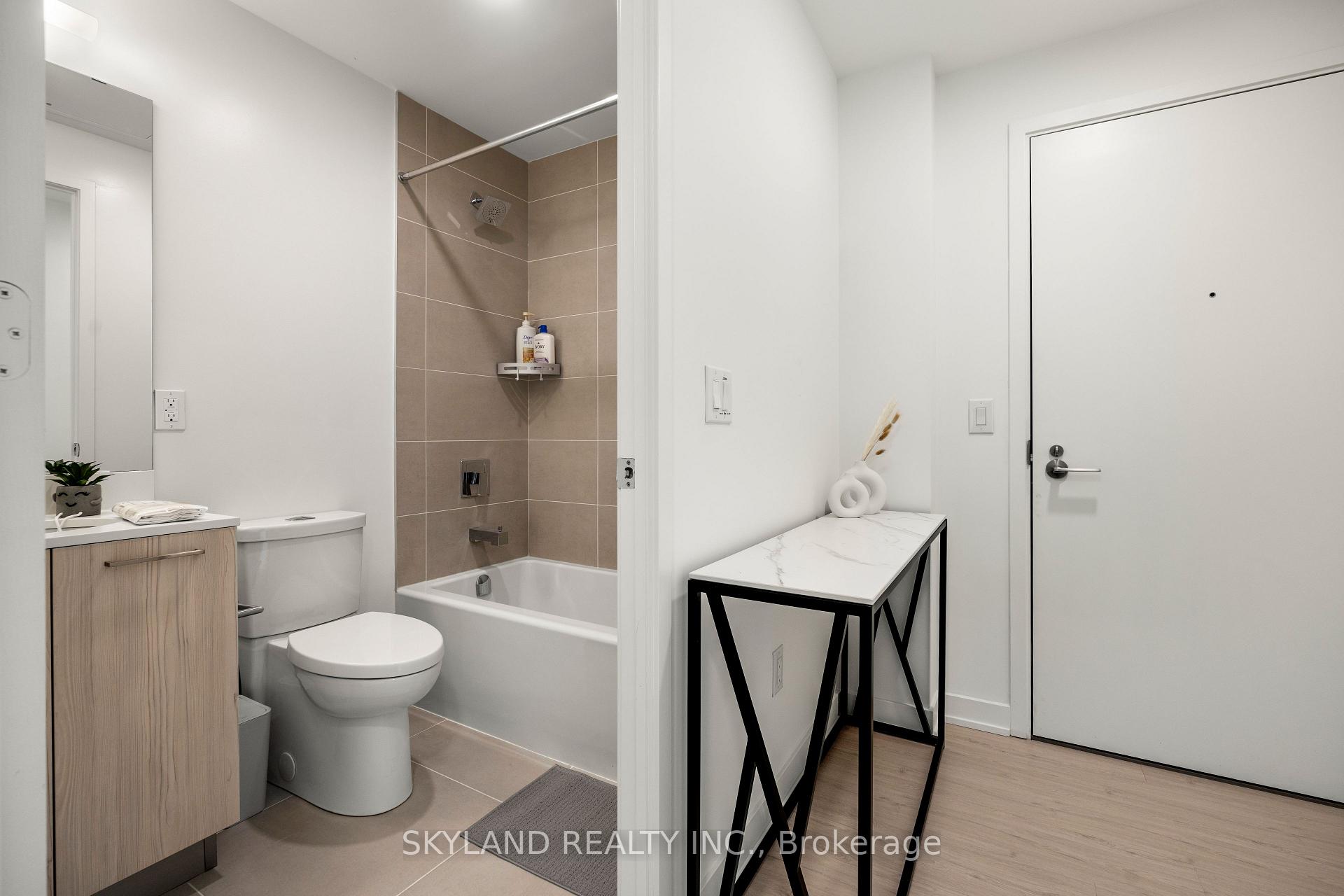 Photo 14 of Unit 2505, 65 Mutual Street, Toronto, Church-Yonge Corridor — HOMEH