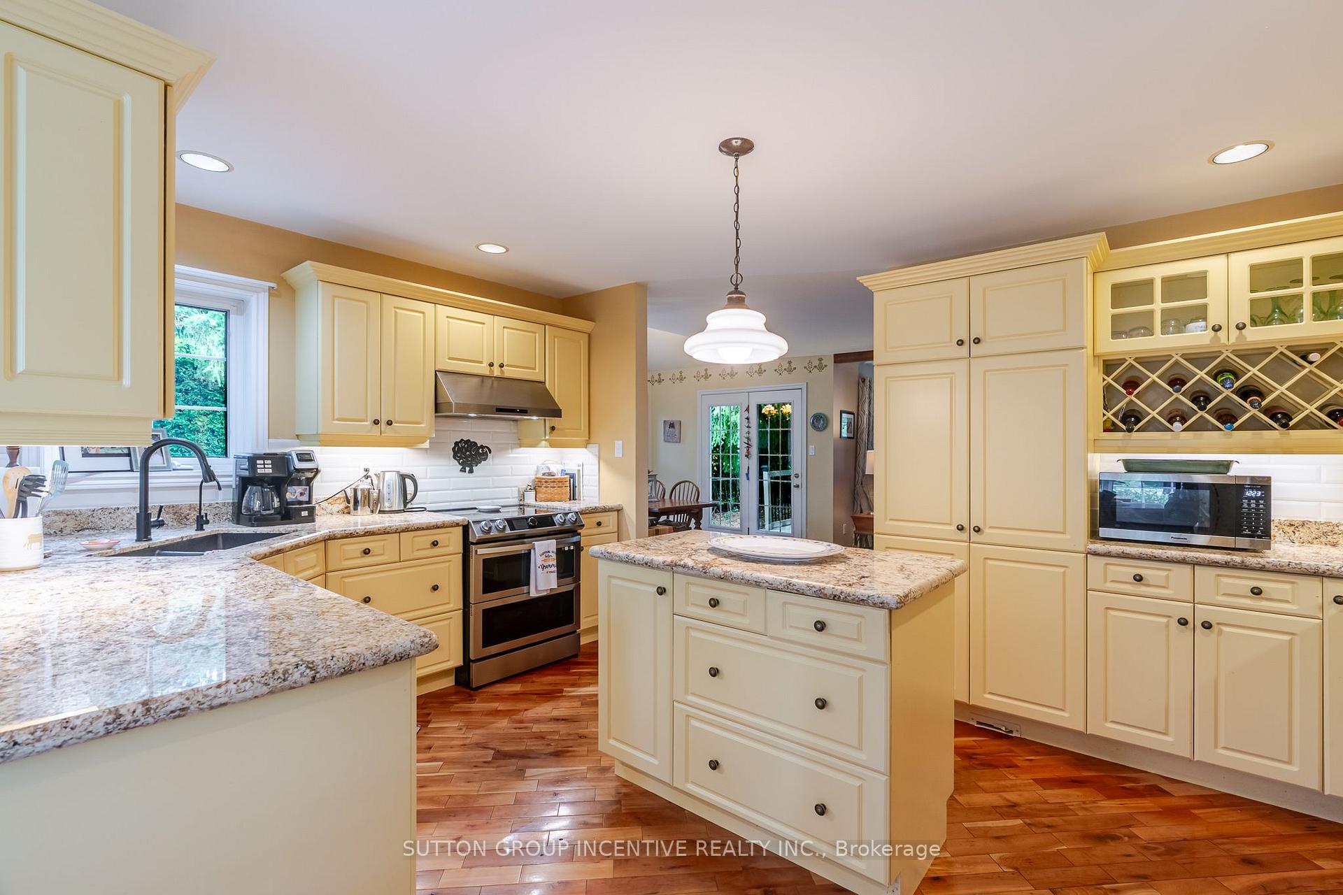 Photo 17 of 1326 Gilford Road, Innisfil, Gilford — HOMEH
