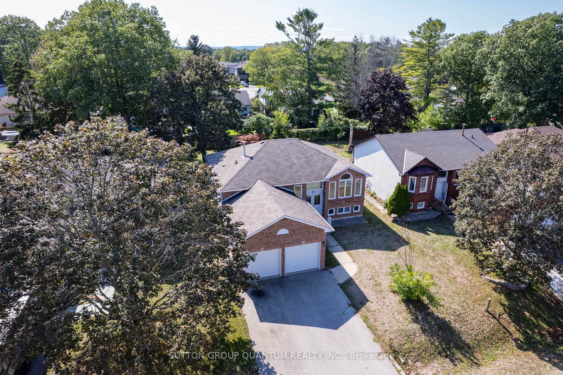 Photo 2 of 12 Langevin Drive, Wasaga Beach — HOMEH