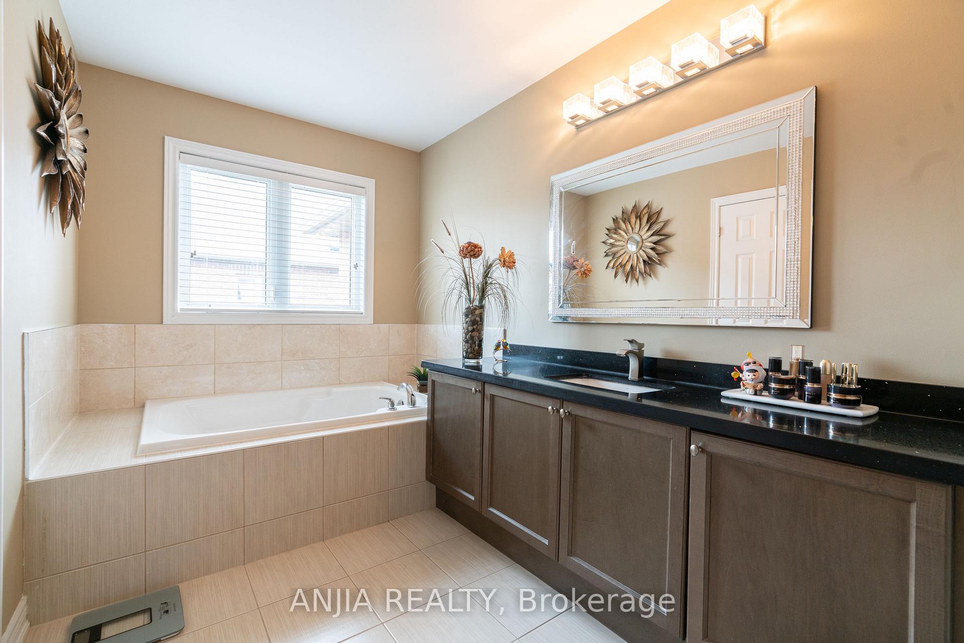 Photo 25 of 39 Percy Reesor Street, Markham, Berczy — HOMEH