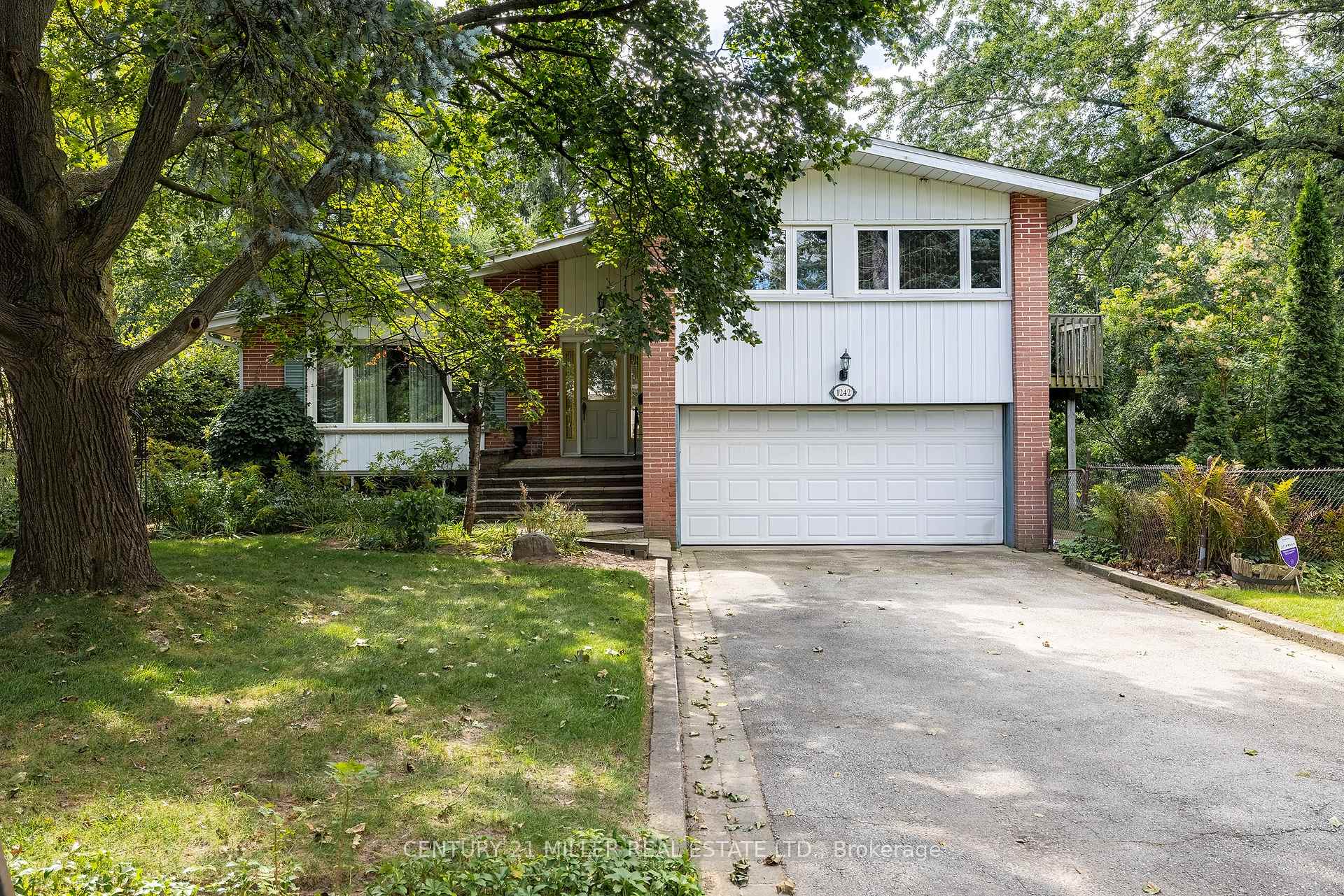 Photo 5 of 1242 Donlea Crescent, Oakville, Morrison — HOMEH